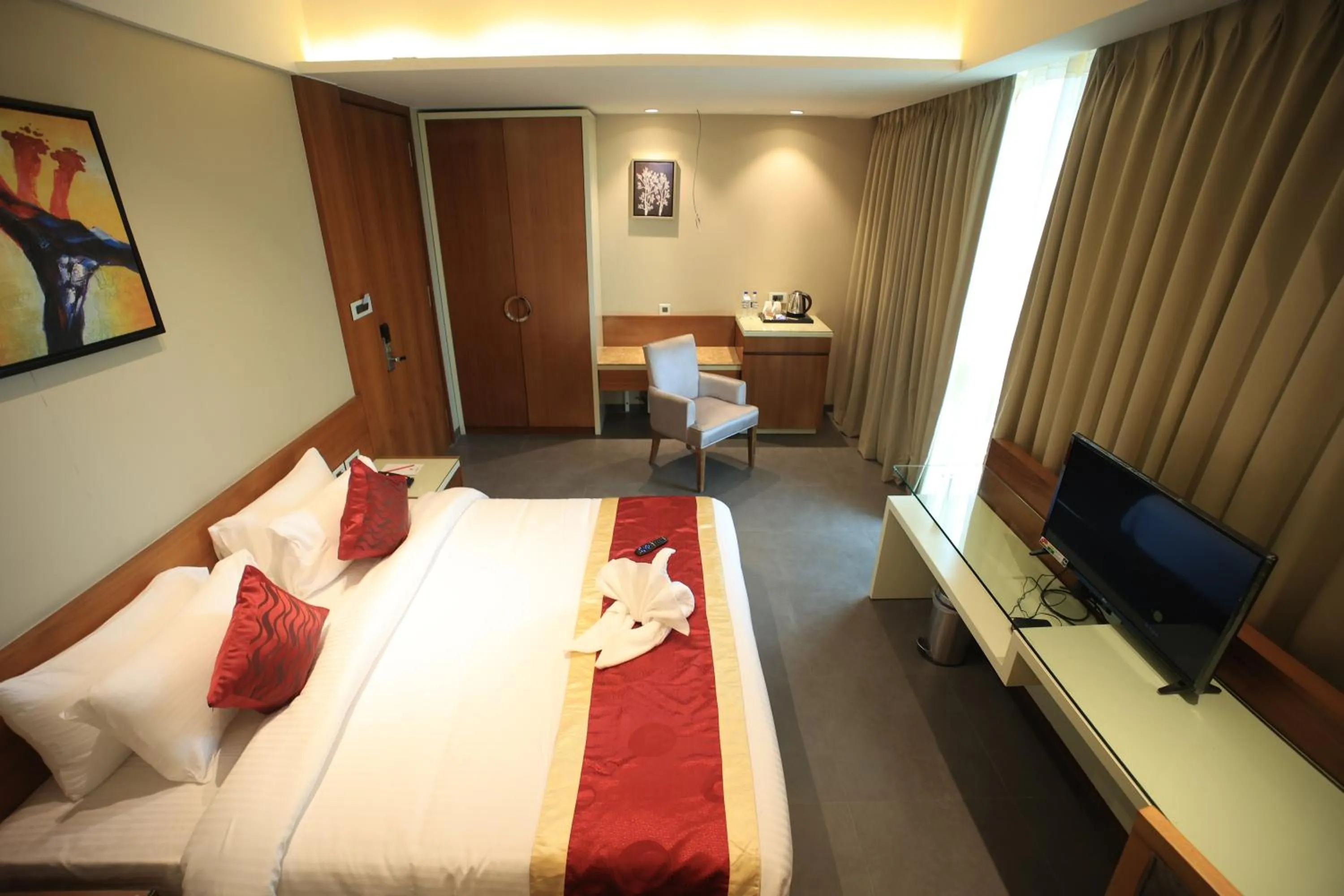 Photo of the whole room, Bed in The Byke Delotel