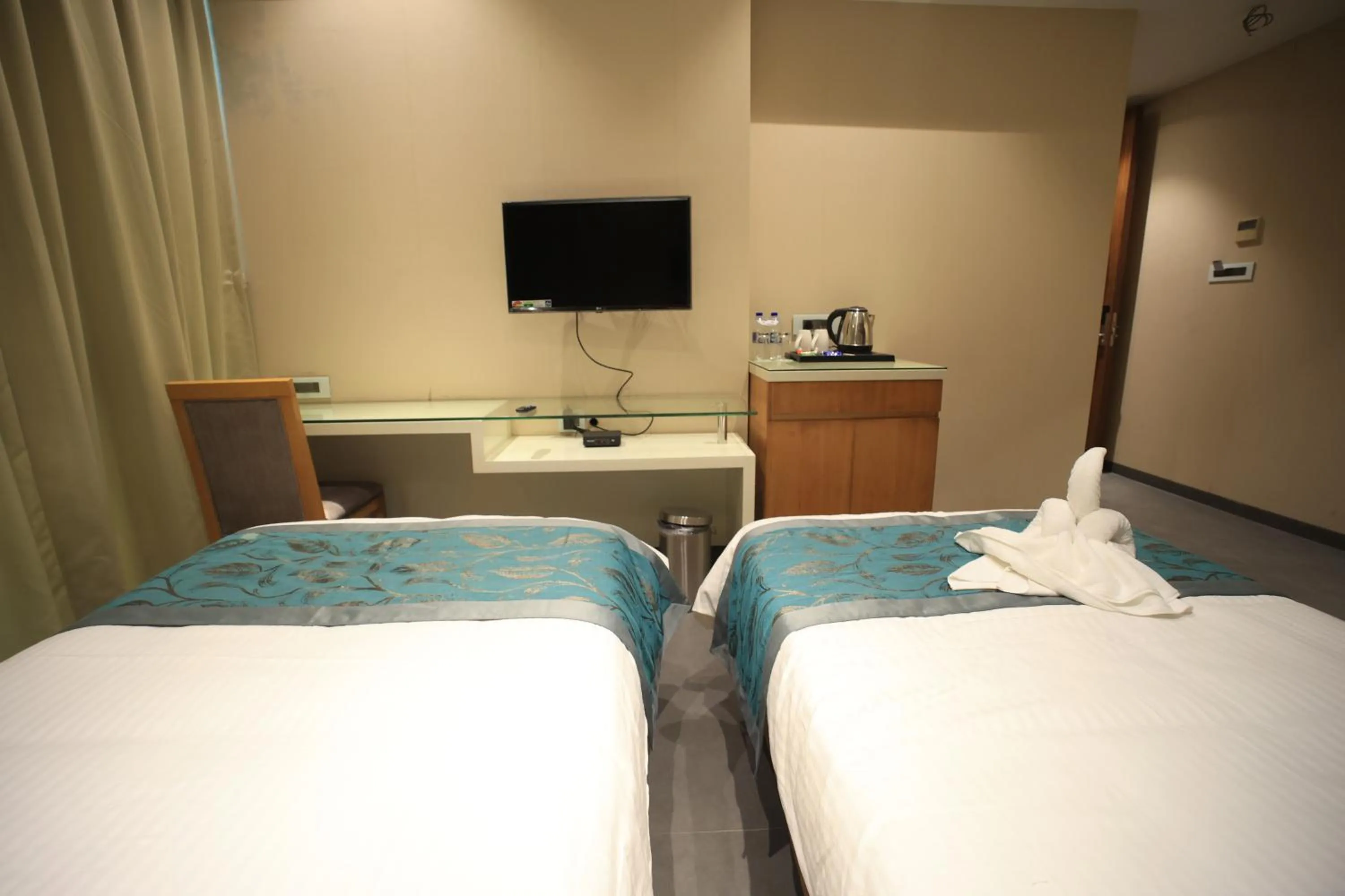 Photo of the whole room, Bed in The Byke Delotel