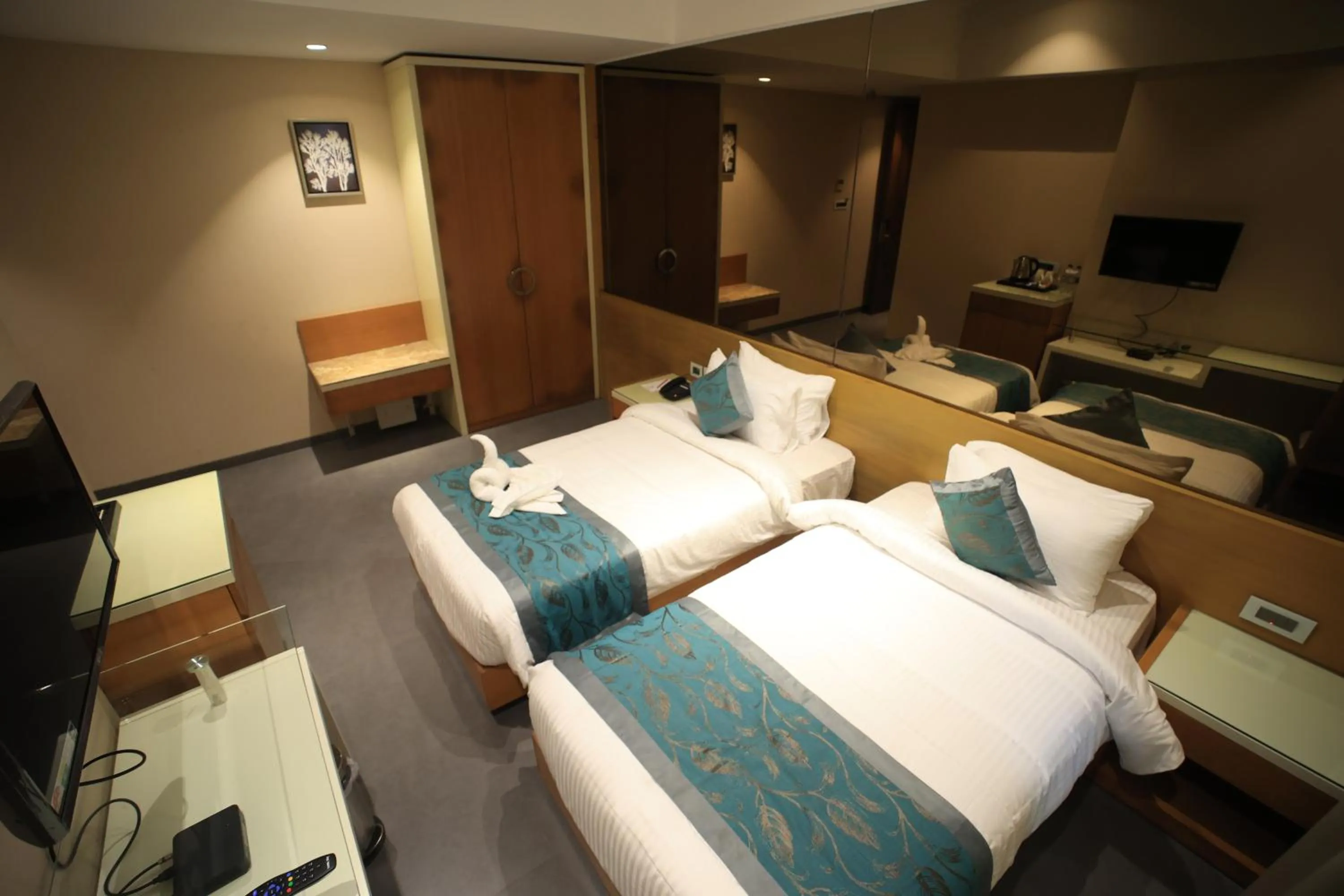 Photo of the whole room, Bed in The Byke Delotel