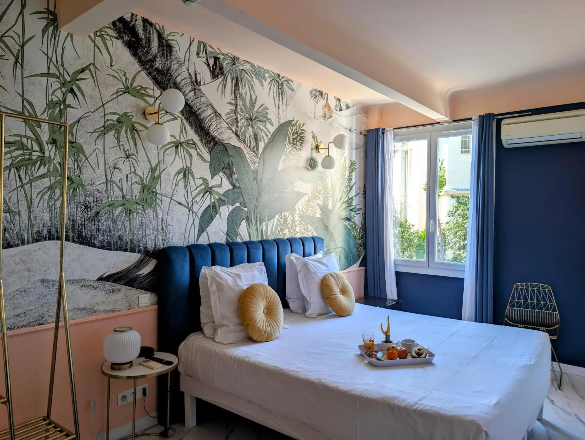 Photo of the whole room, Bed in Hôtel Mademoiselle