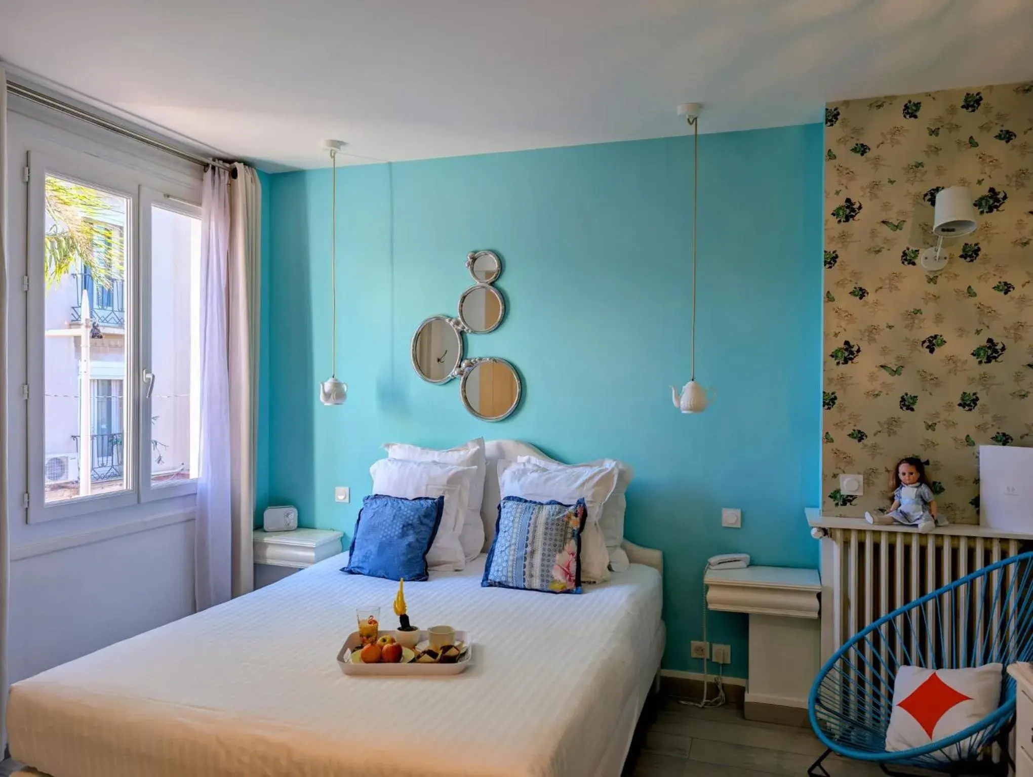 Bed in Hôtel Mademoiselle Bed in Hôtel Mademoiselle