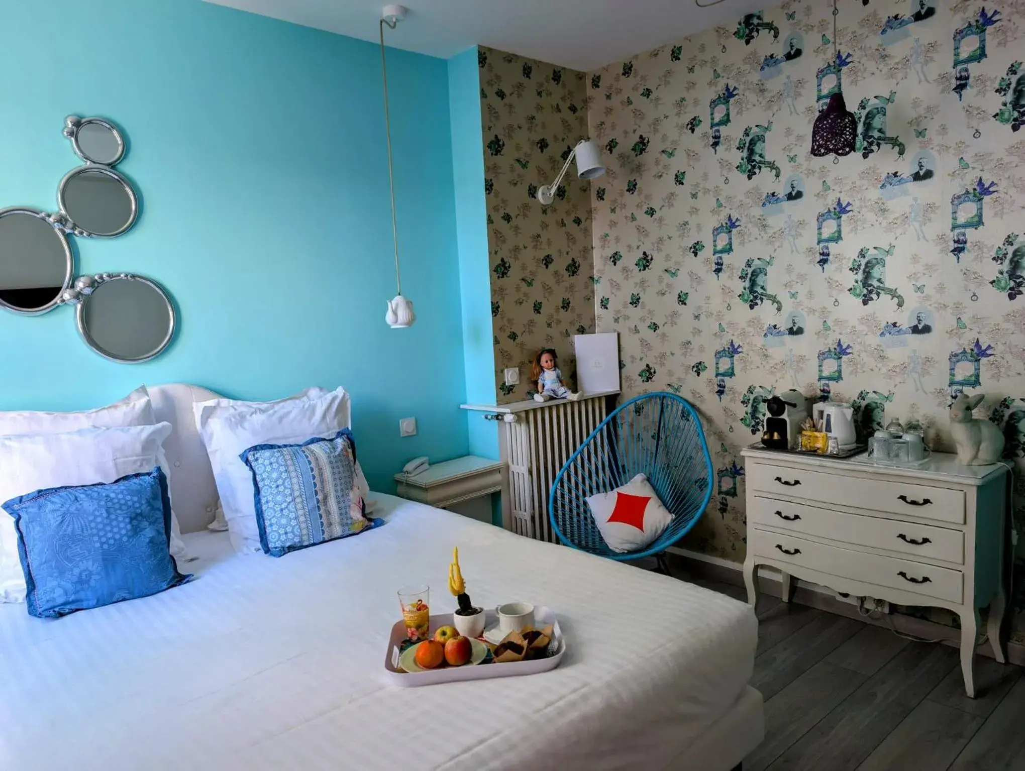 Photo of the whole room, Bed in Hôtel Mademoiselle Photo of the whole room, Bed in Hôtel Mademoiselle