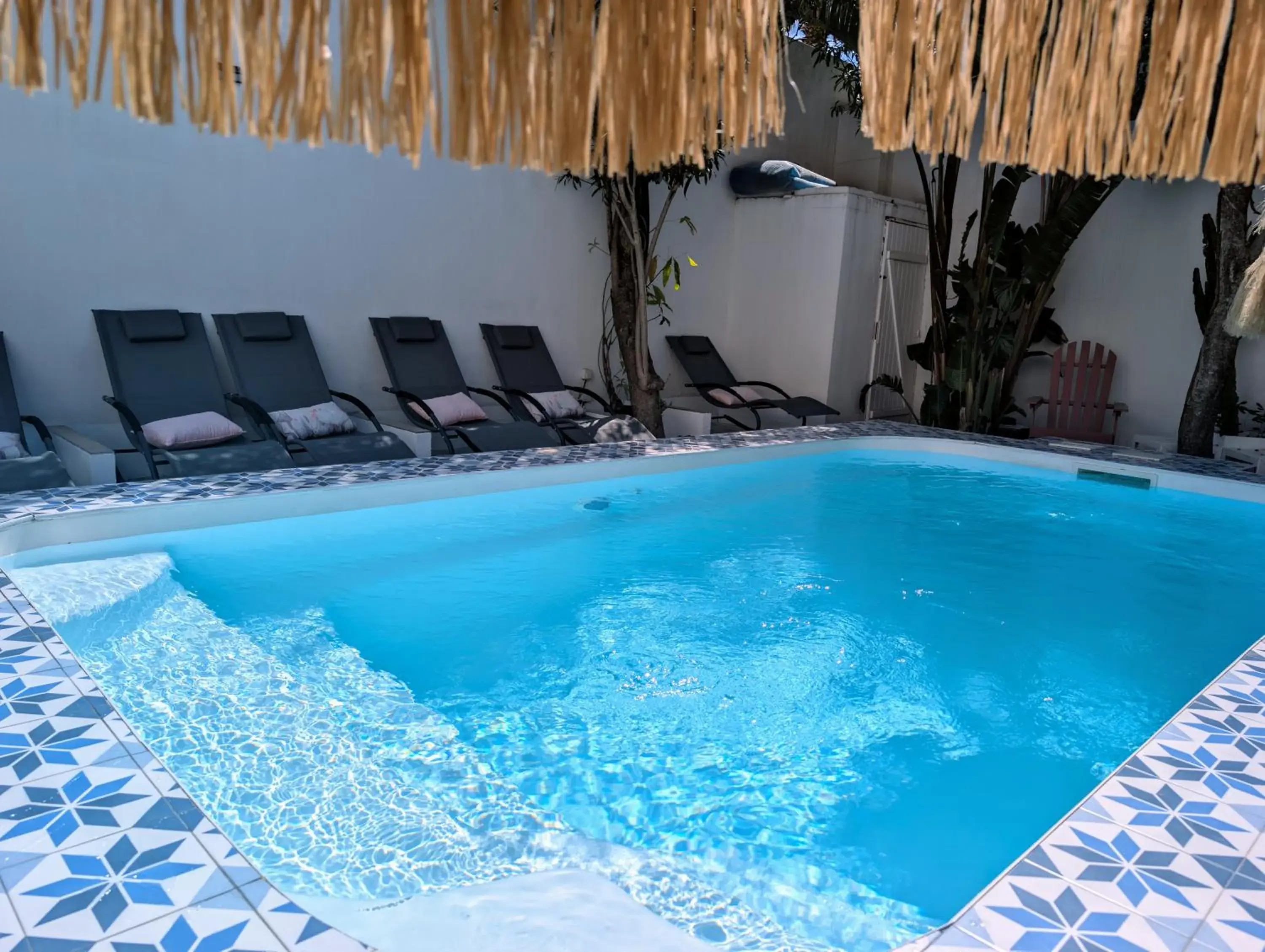 Swimming pool in Hôtel Mademoiselle Swimming pool in Hôtel Mademoiselle