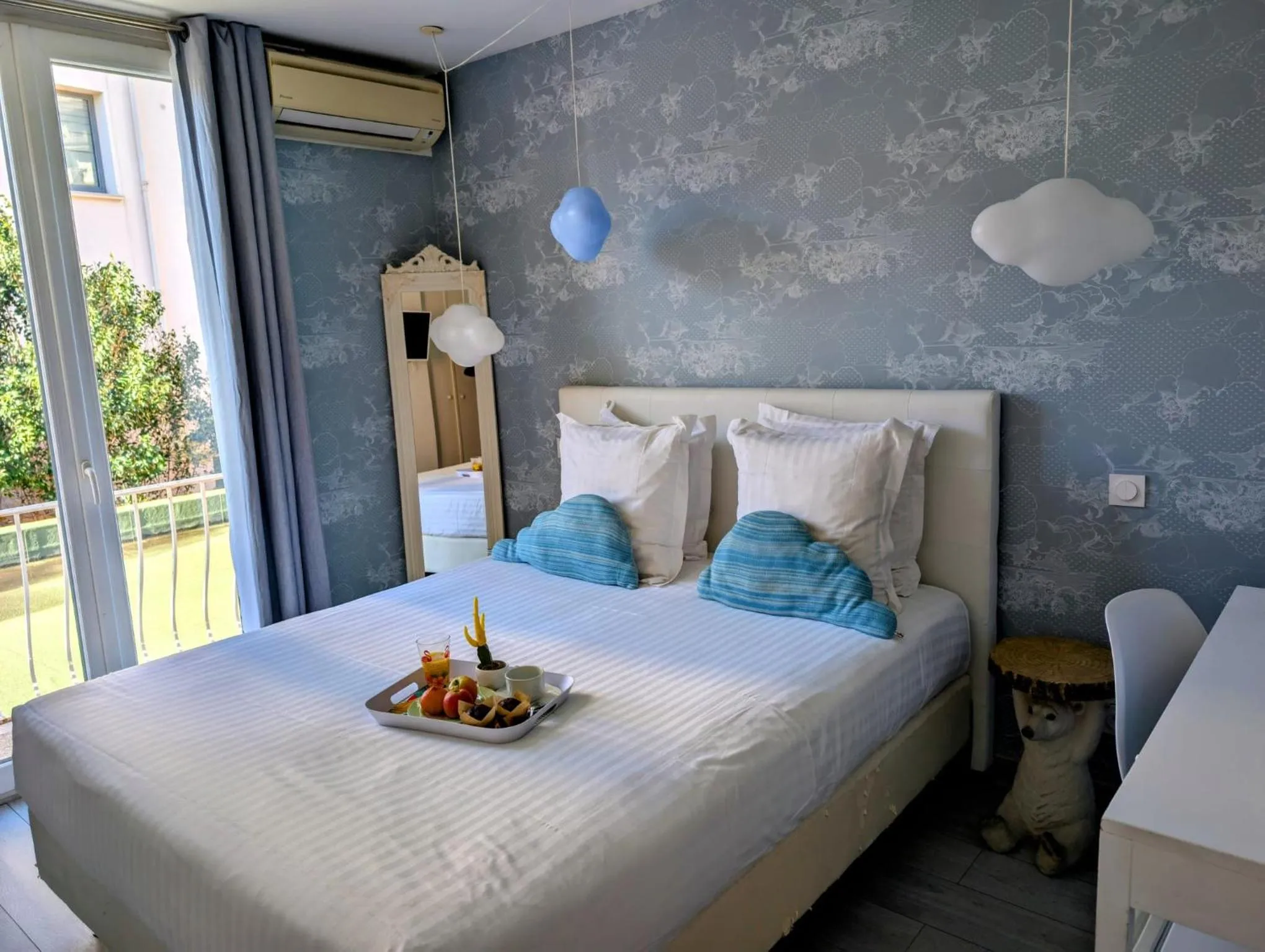 Photo of the whole room, Bed in Hôtel Mademoiselle