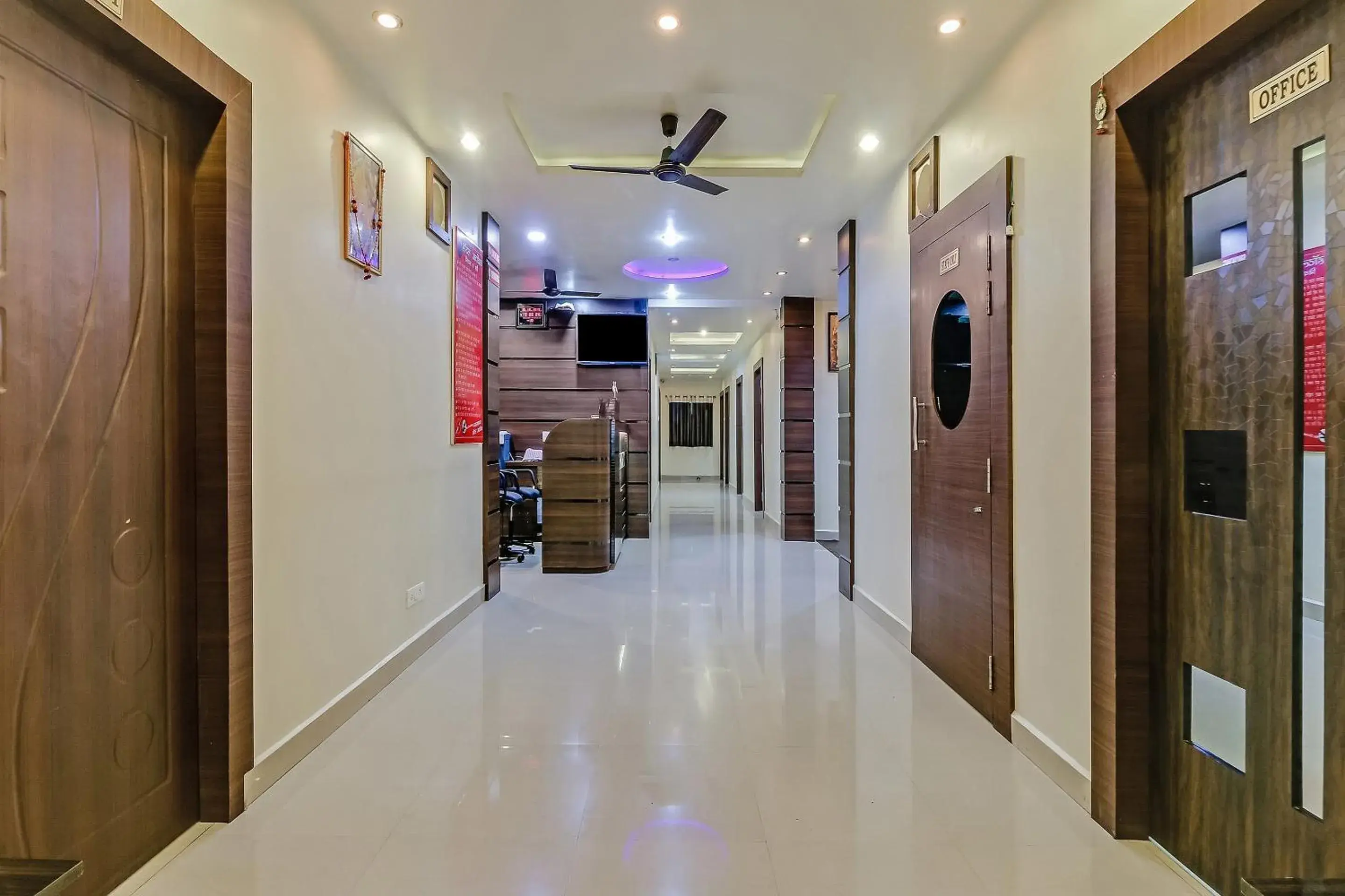 Lobby or reception in Hotel O Royal Lobby or reception in Hotel O Royal