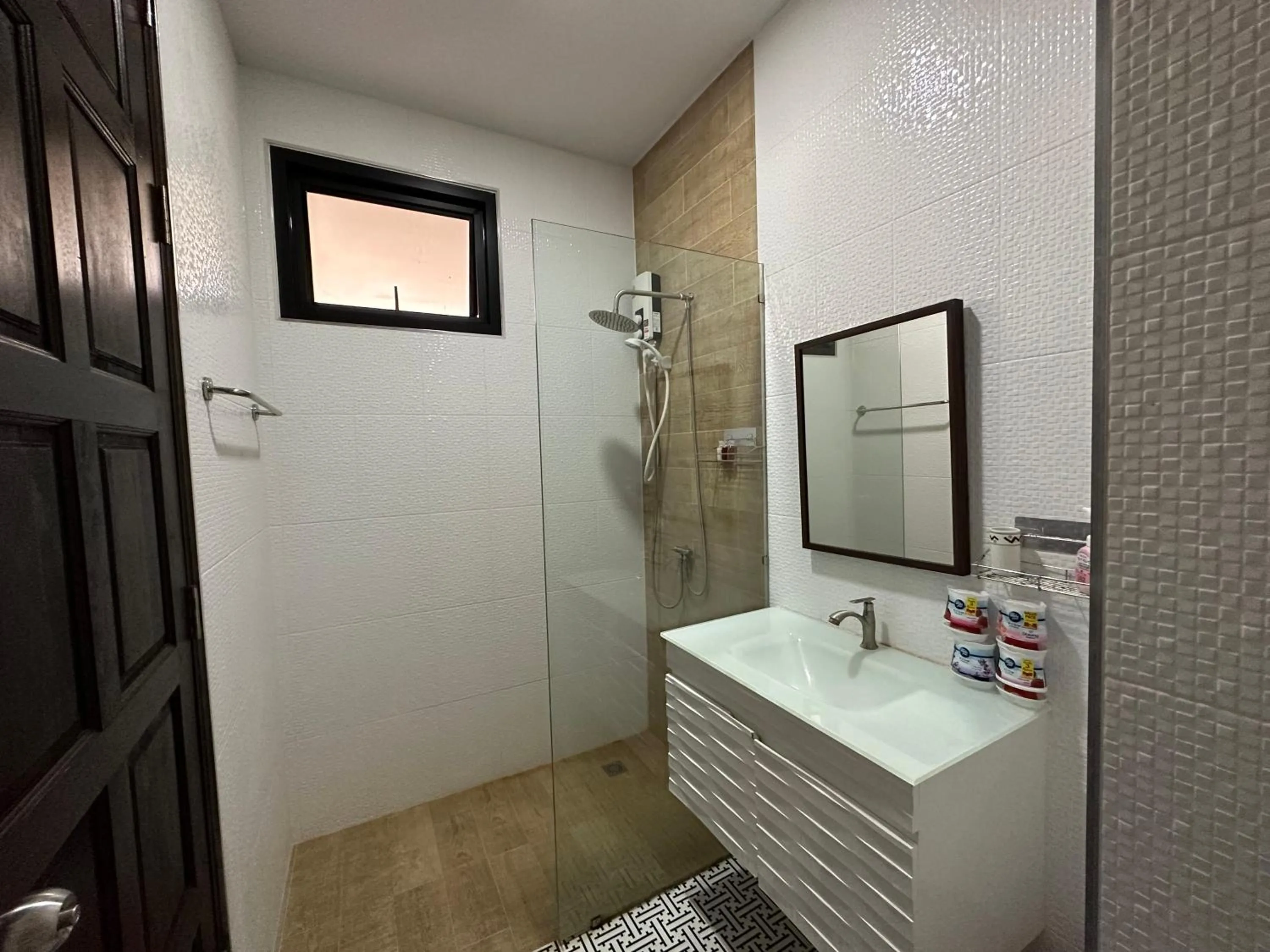 Shower in PomPom Home