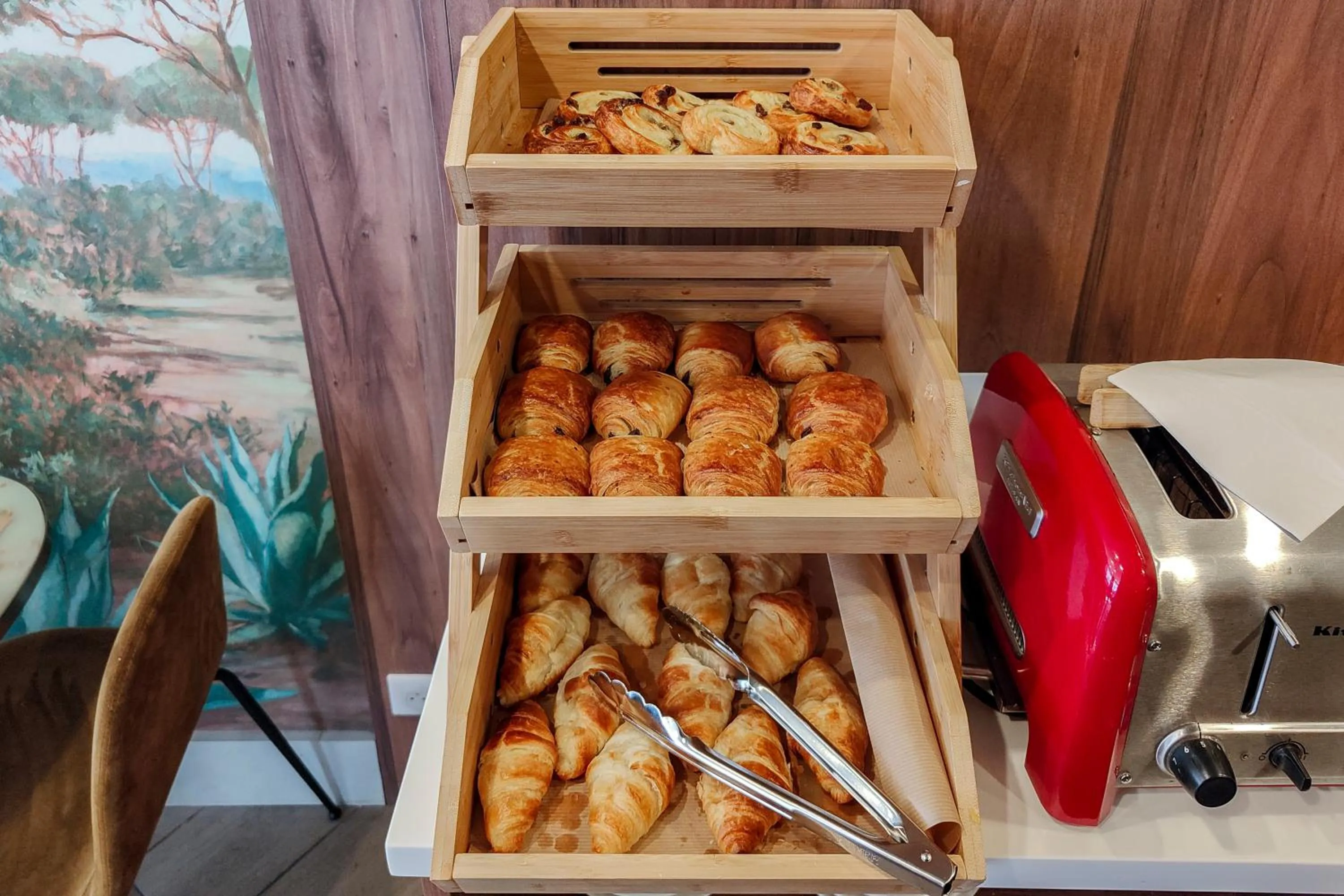 Buffet breakfast in Hôtel de France, un hôtel AMMI