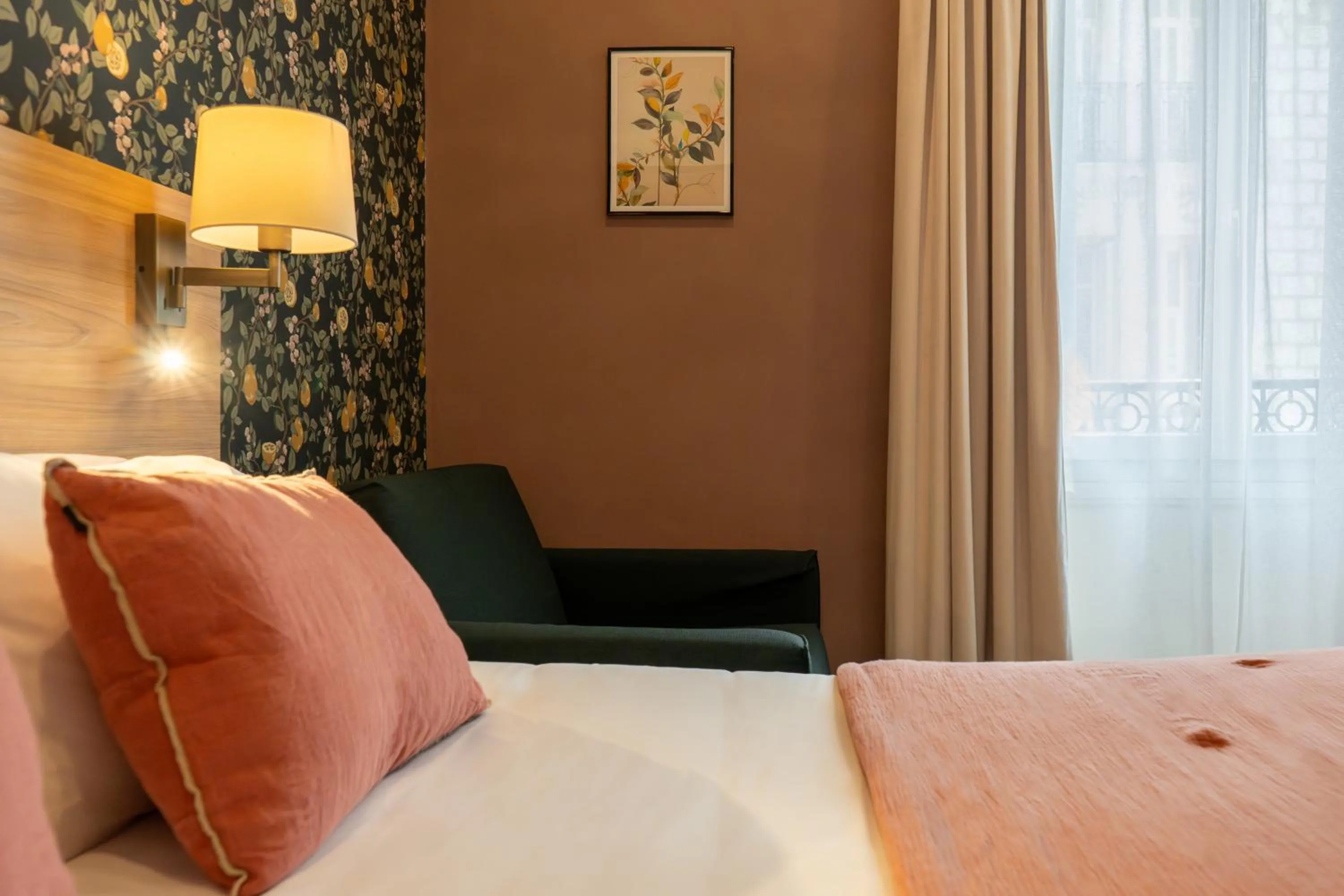 Photo of the whole room, Bed in Hôtel de France, un hôtel AMMI