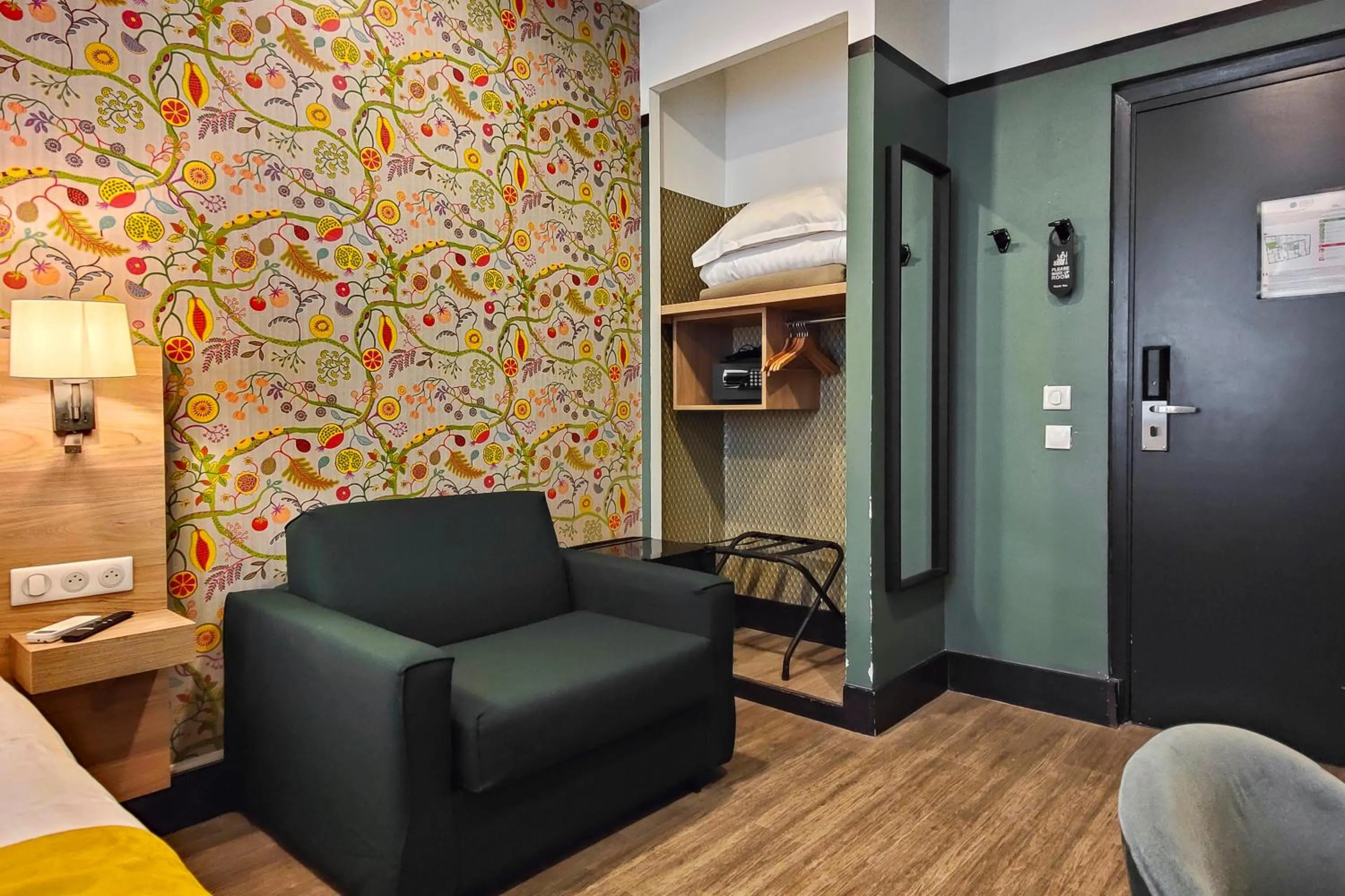 Photo of the whole room in Hôtel de France, un hôtel AMMI