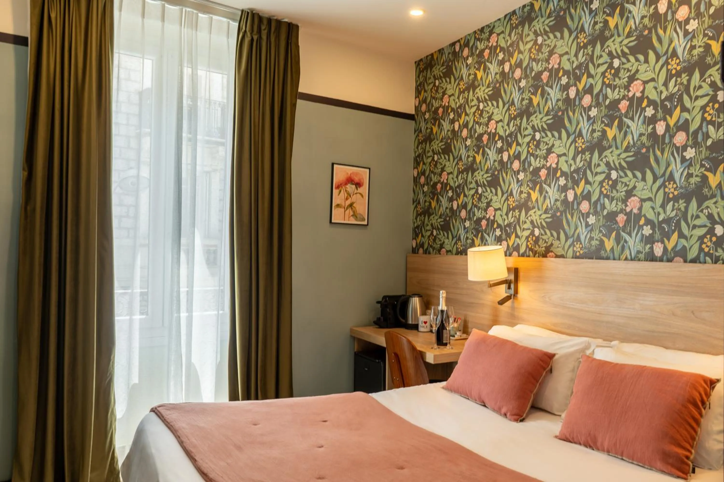 Photo of the whole room, Bed in Hôtel de France, un hôtel AMMI