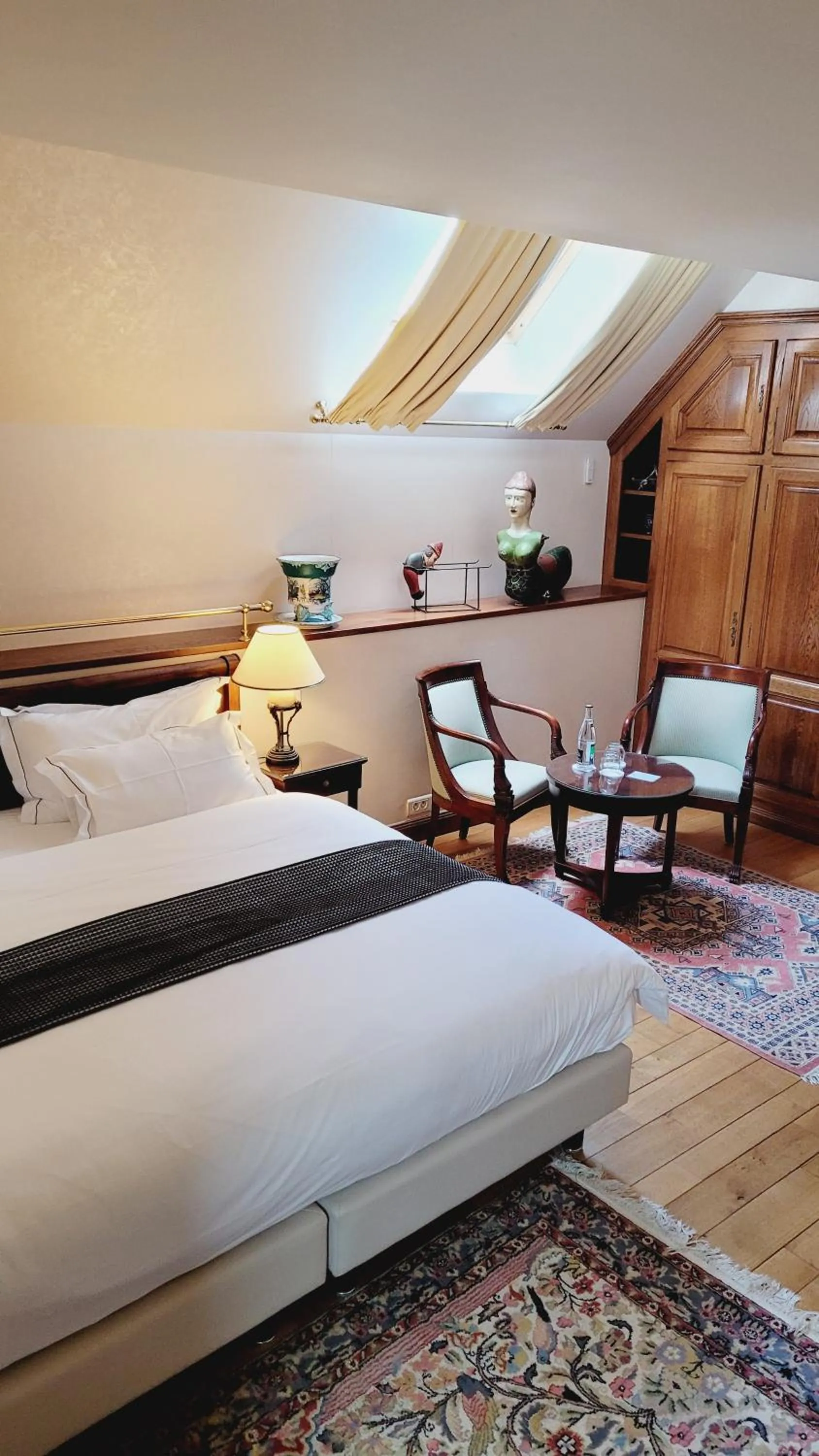 Bed in Auberge Saint Walfrid Hôtel Restaurant & Spa