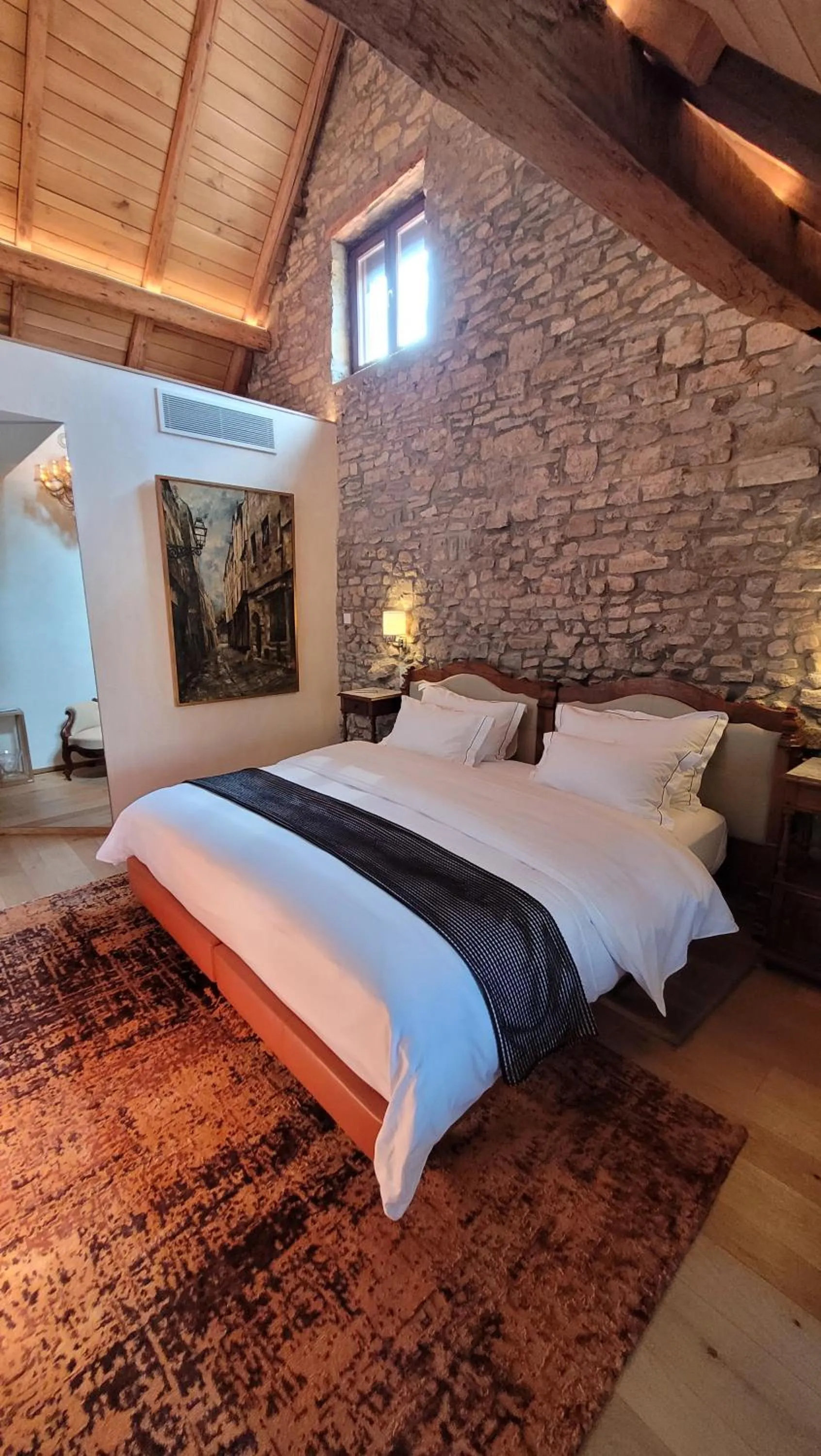 Bed in Auberge Saint Walfrid Hôtel Restaurant & Spa