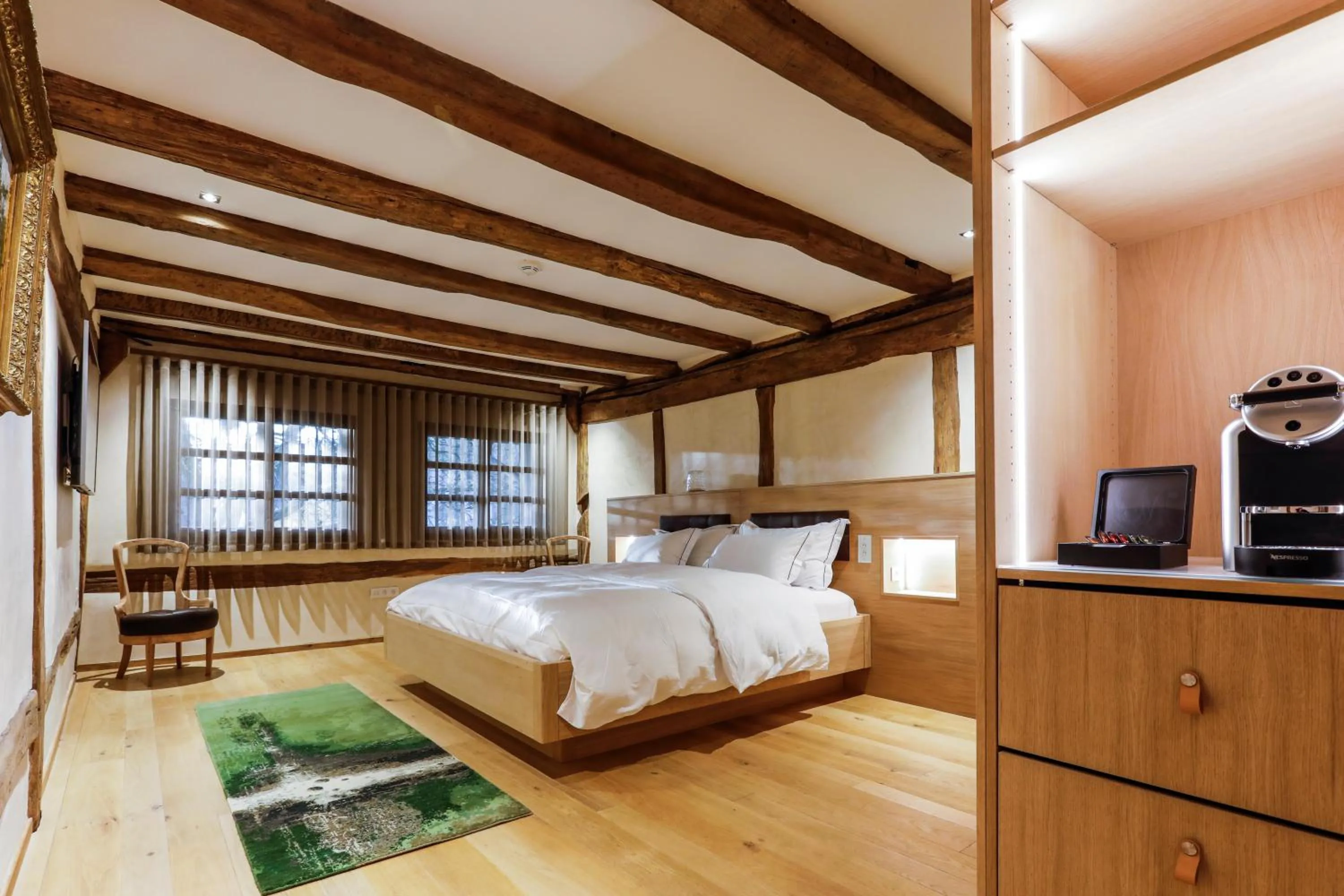 Bed in Auberge Saint Walfrid Hôtel Restaurant & Spa