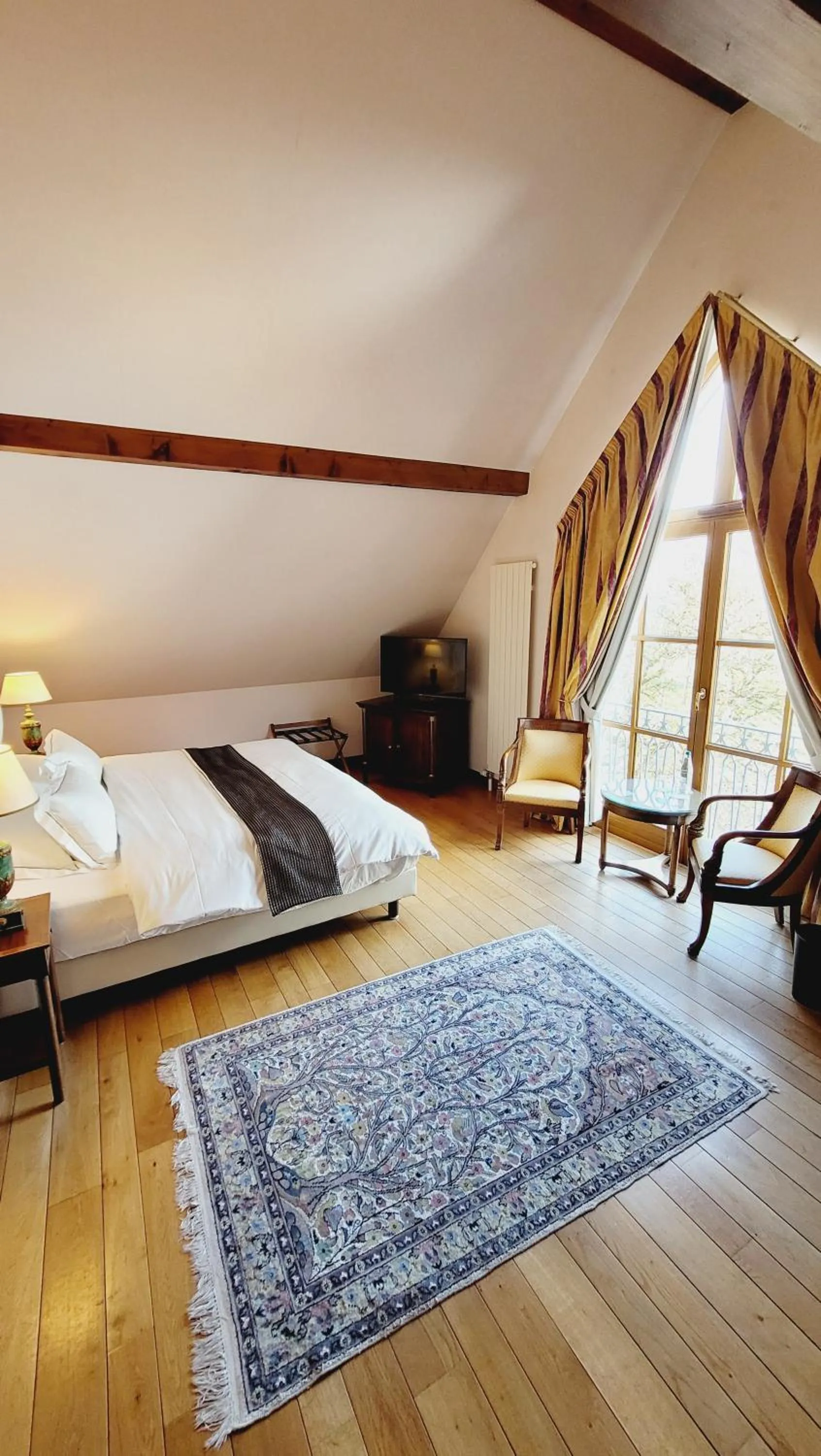 Bed in Auberge Saint Walfrid Hôtel Restaurant & Spa