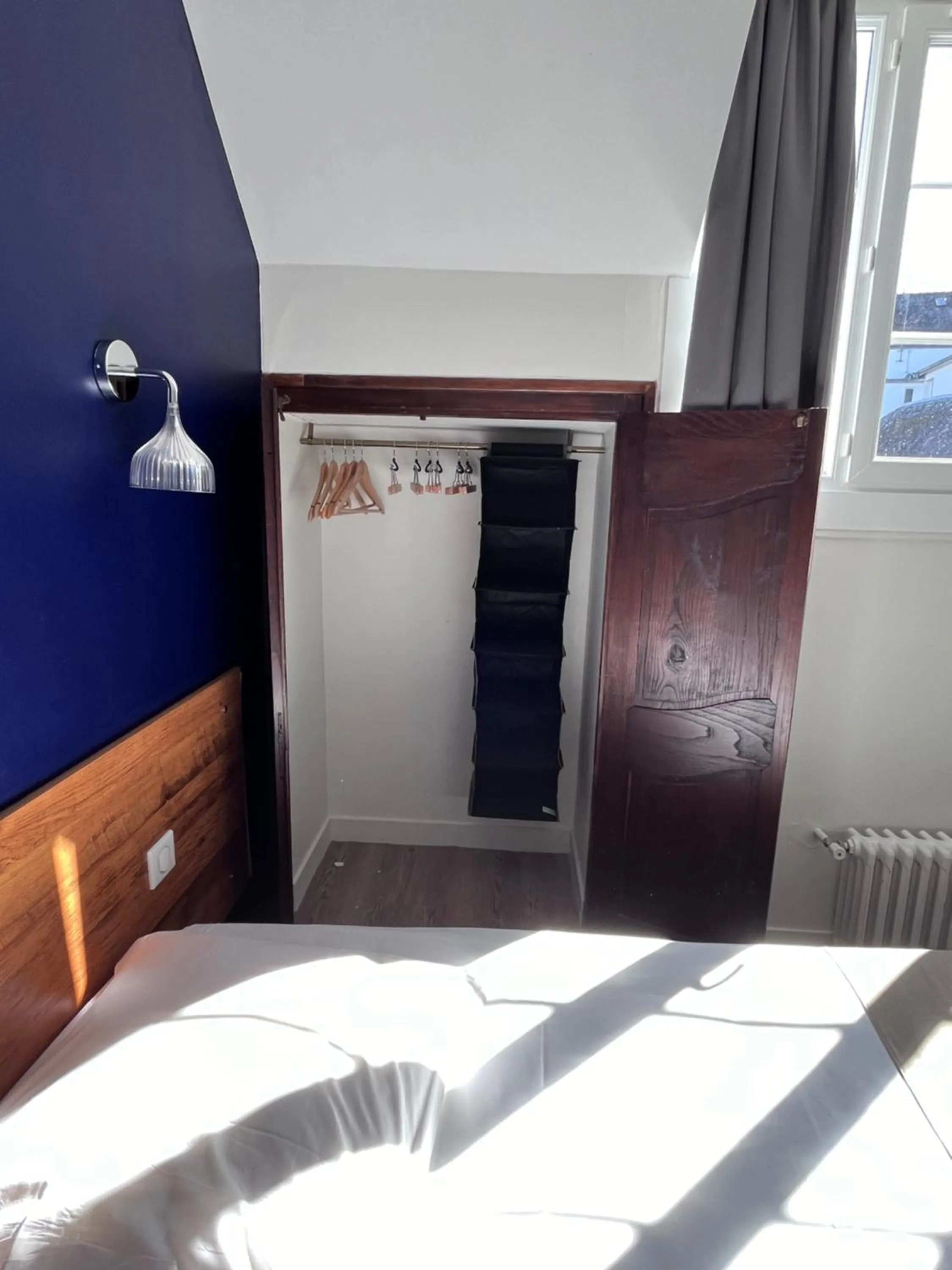 Bed in Hôtel De France - Restaurant L'insolite