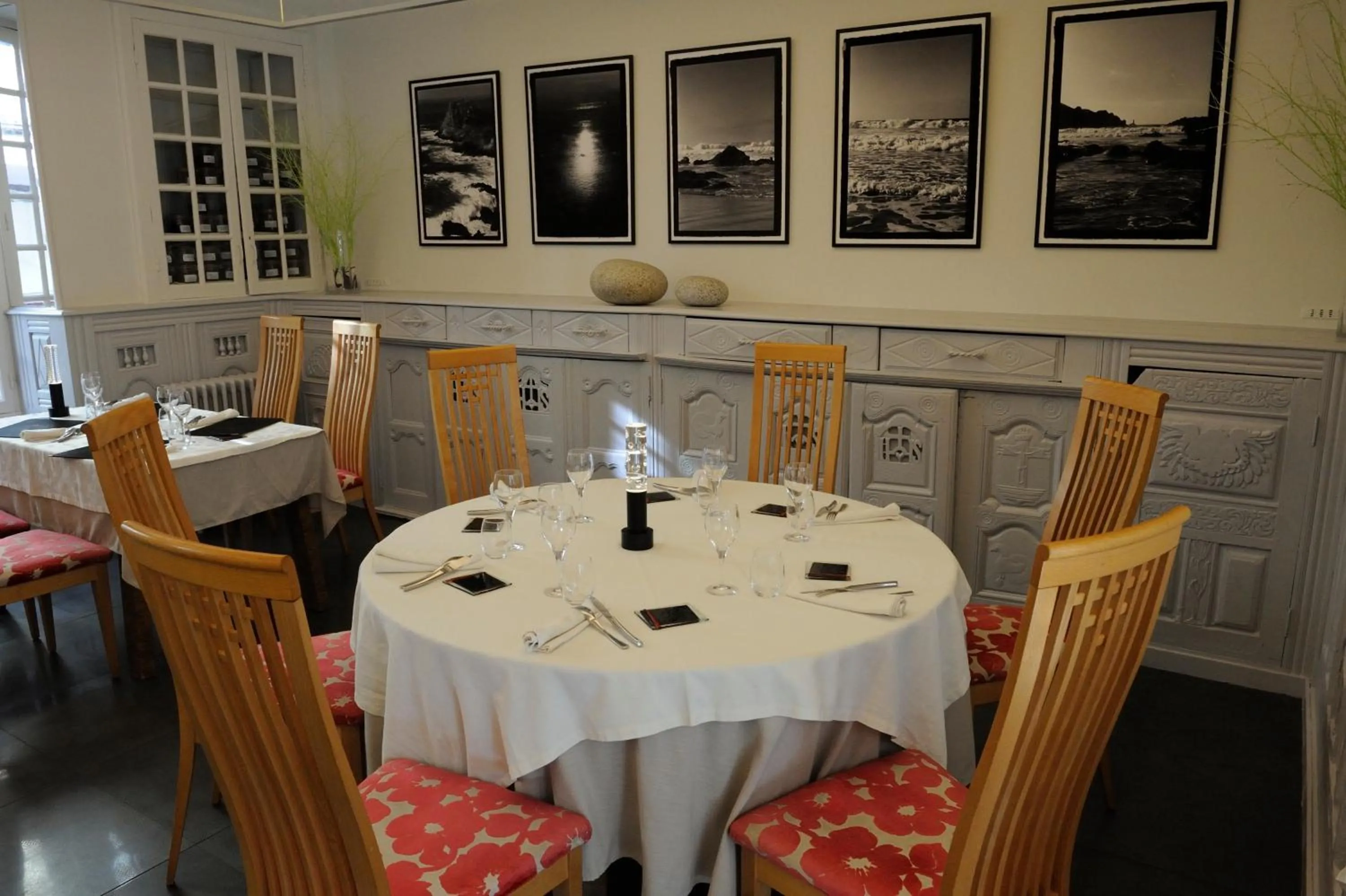 Food and drinks in Hôtel De France - Restaurant L'insolite