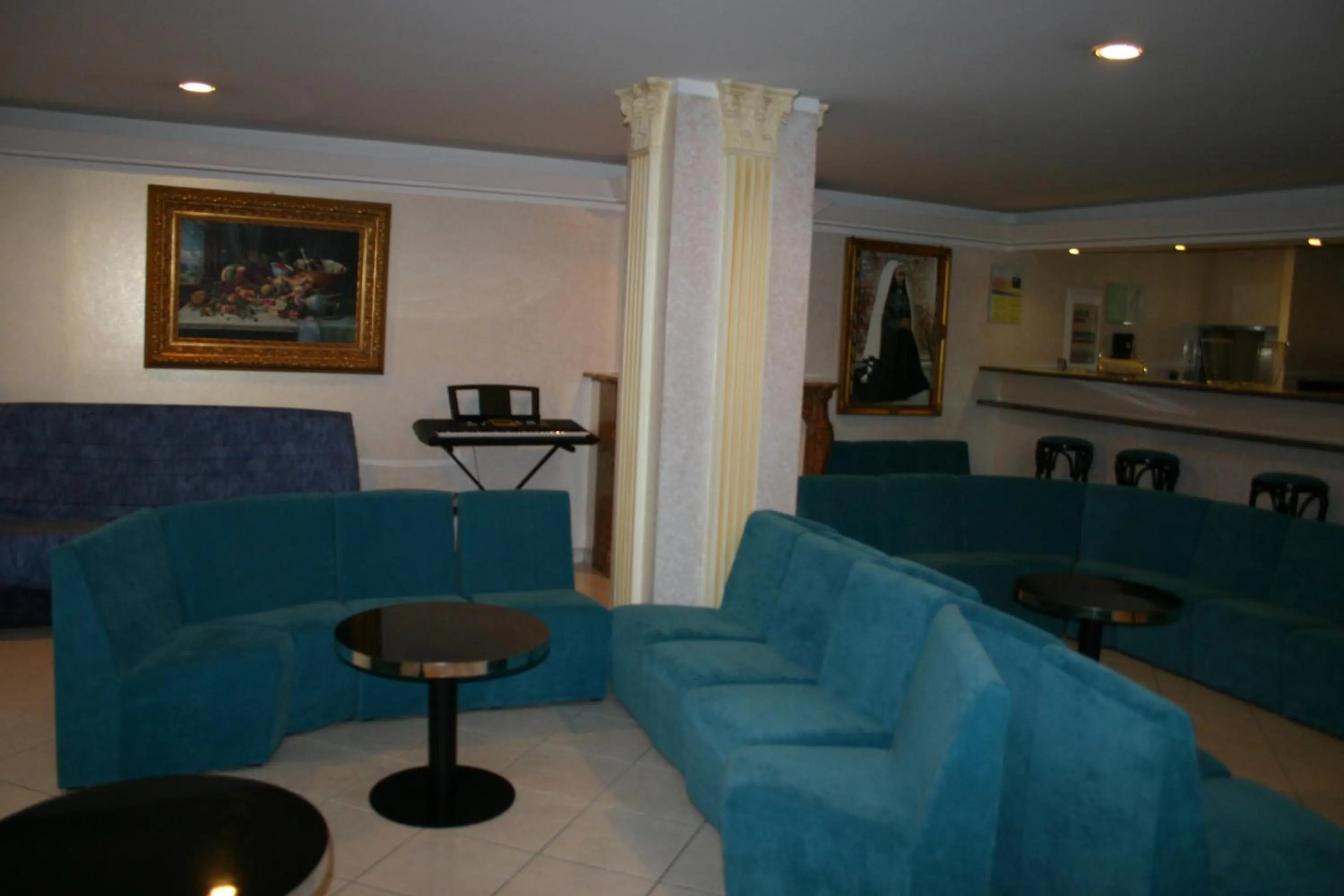 Lounge or bar in Hôtel Vesuvio