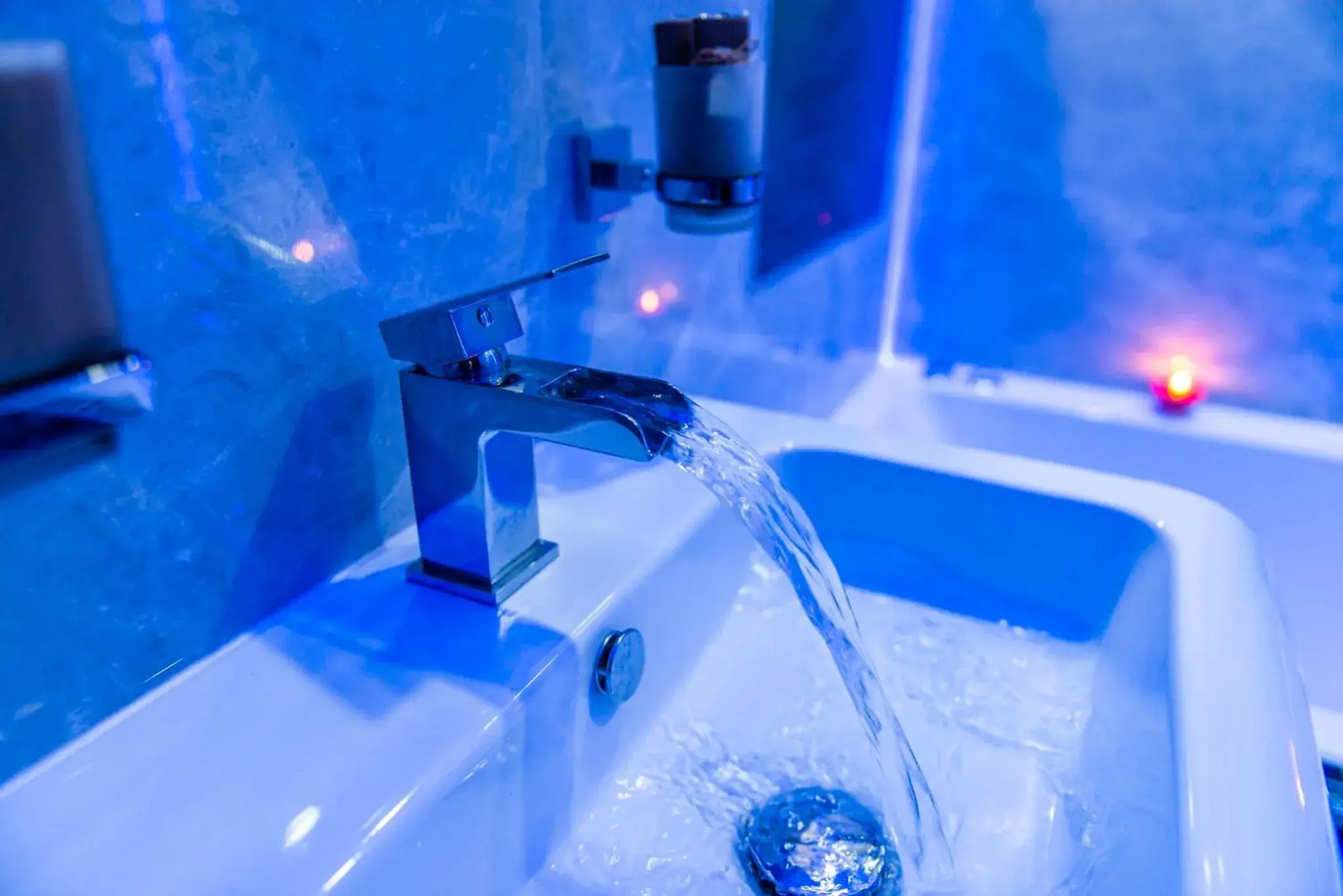 Bathroom in Aphrodite Suites Bathroom in Aphrodite Suites