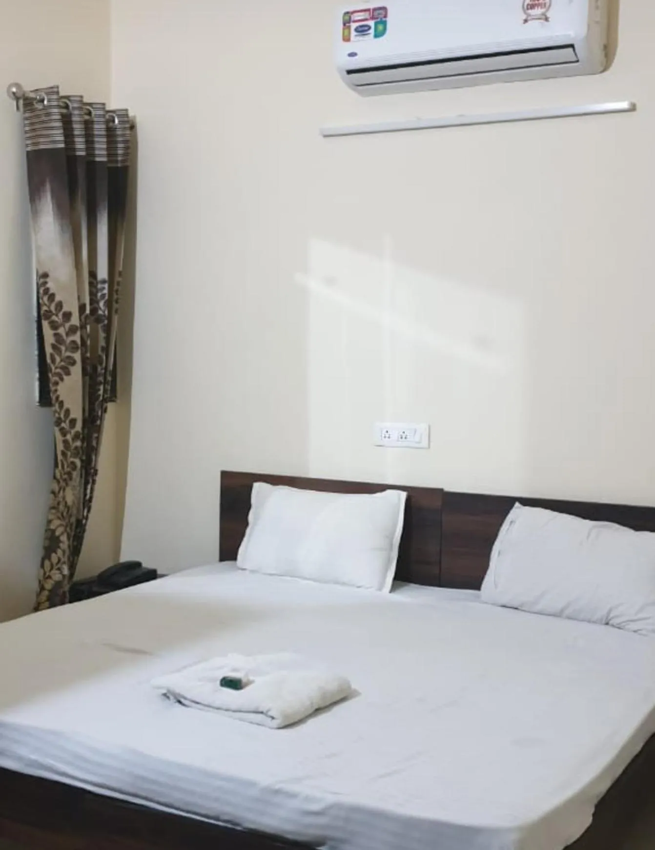 Double Room in Aanantham by Maliks