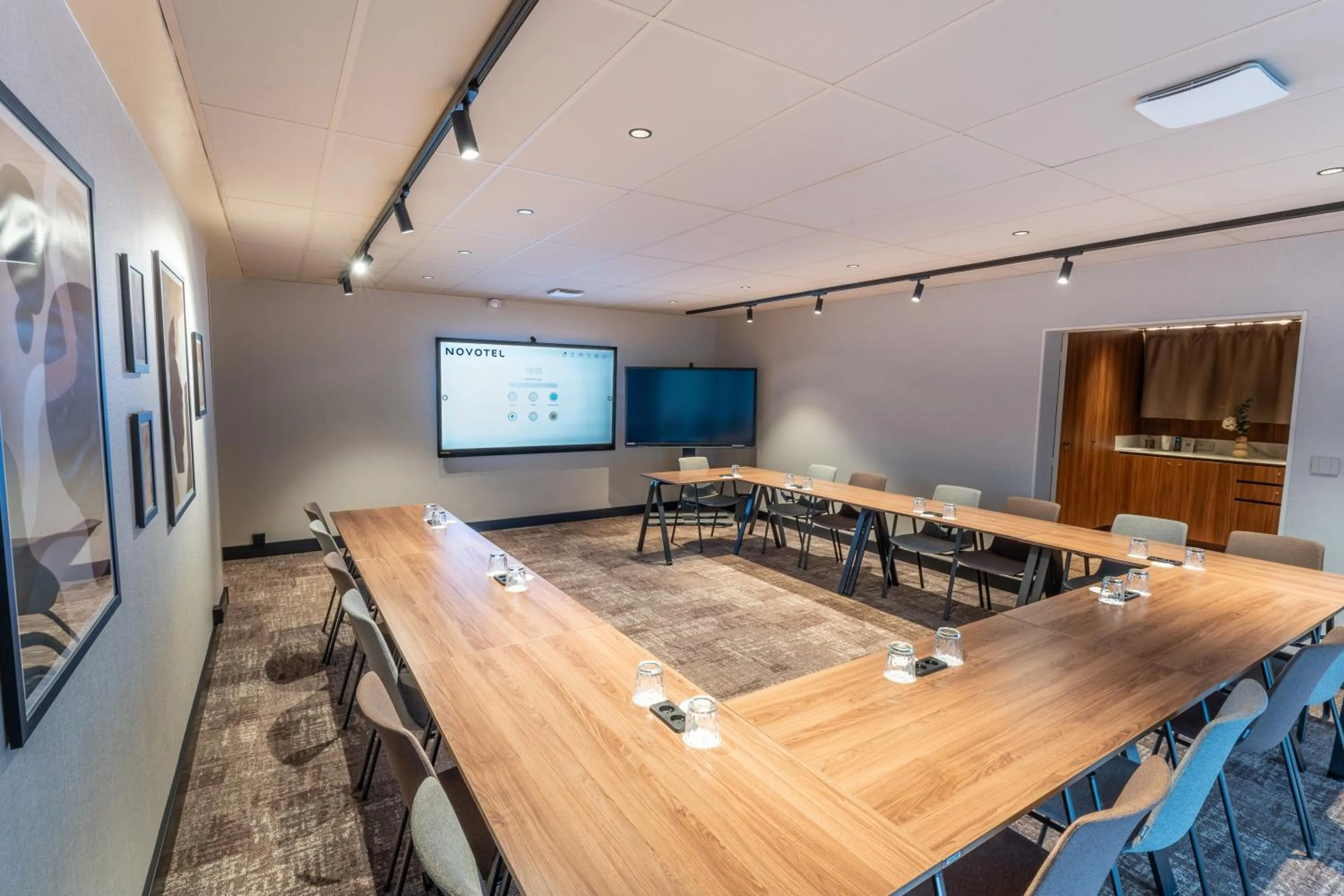 Meeting/conference room in Hotel Mercure Angers Lac De Maine