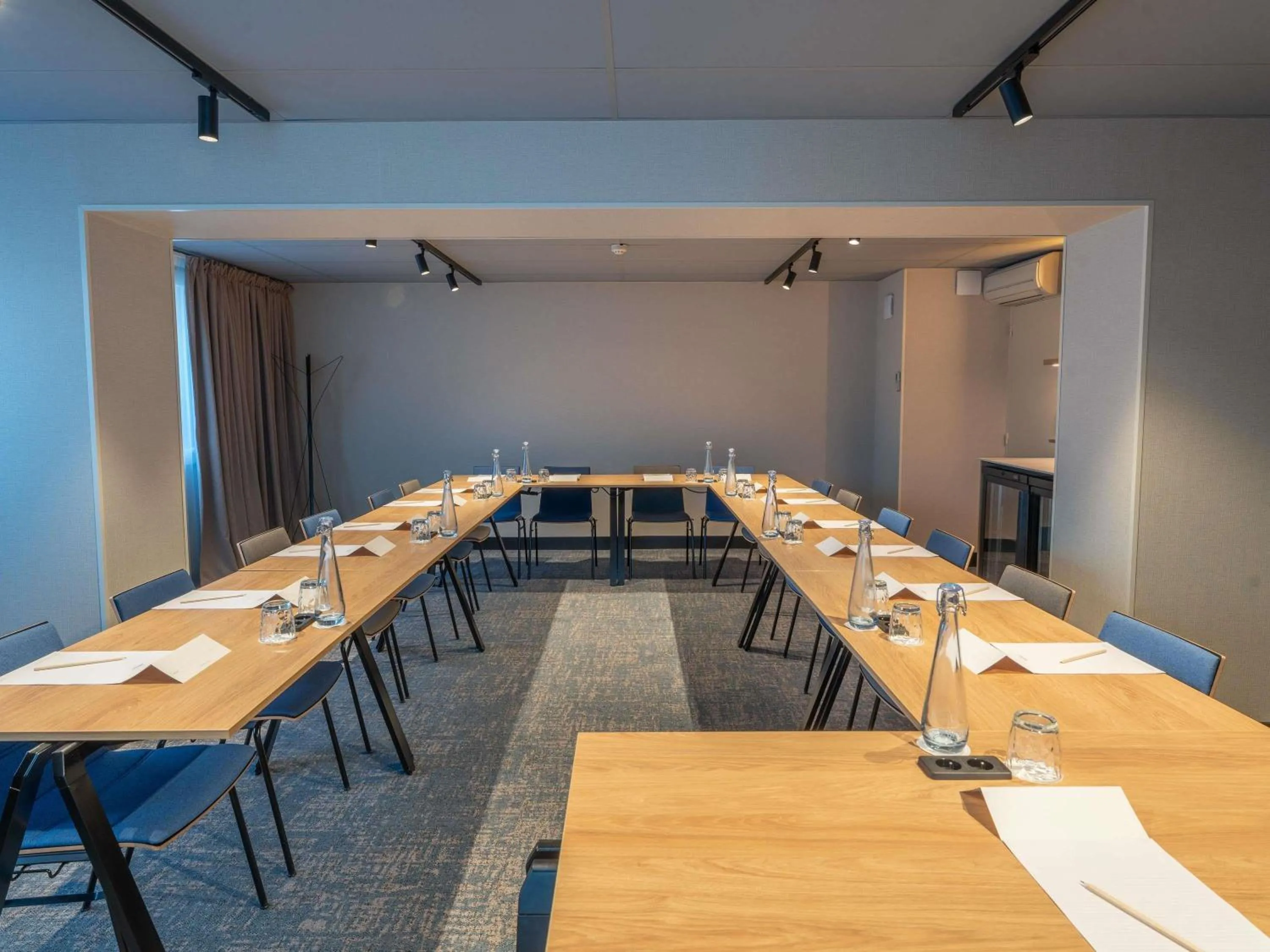Meeting/conference room in Novotel Angers Lac de Maine