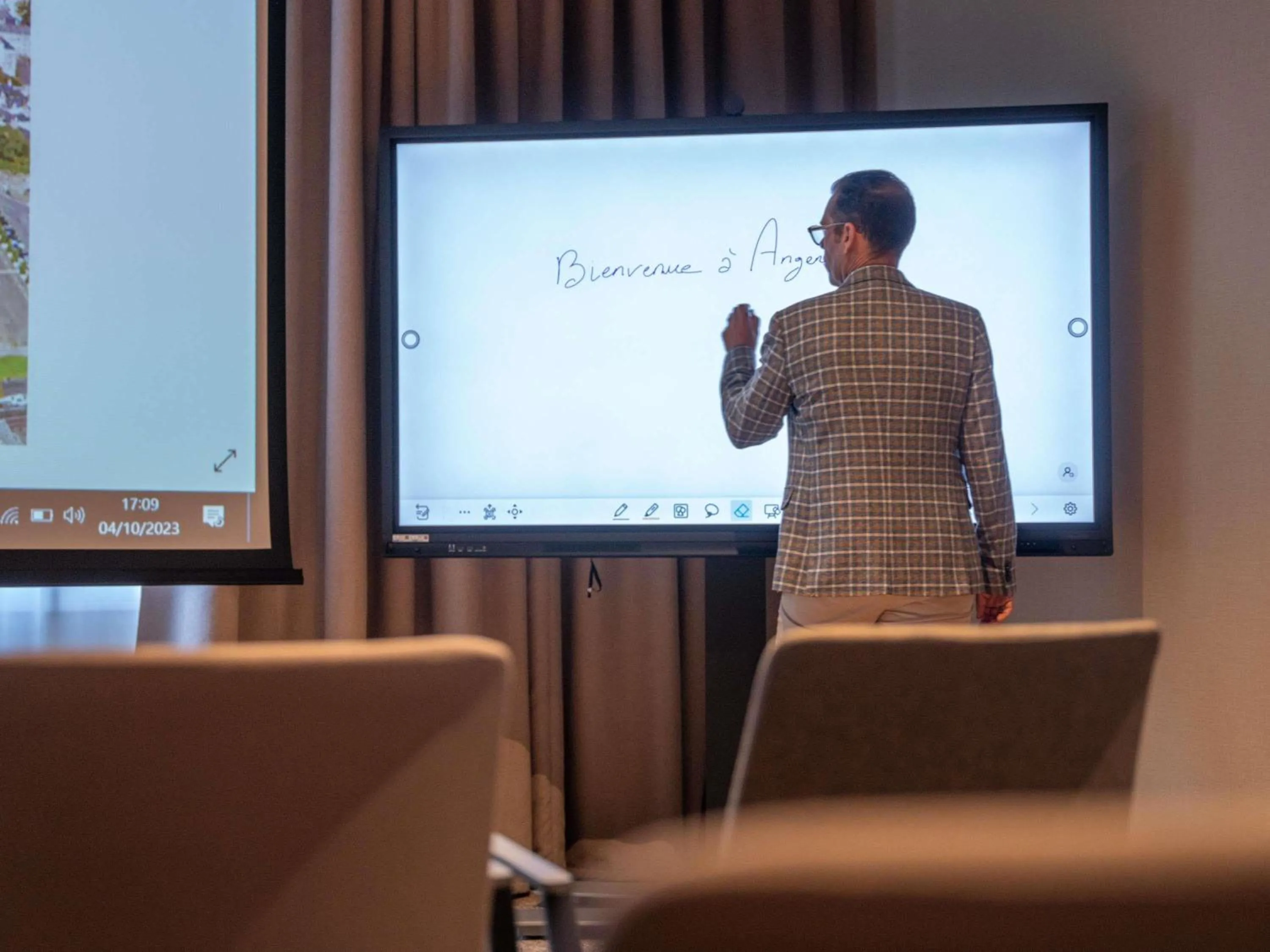 Meeting/conference room in Novotel Angers Lac de Maine