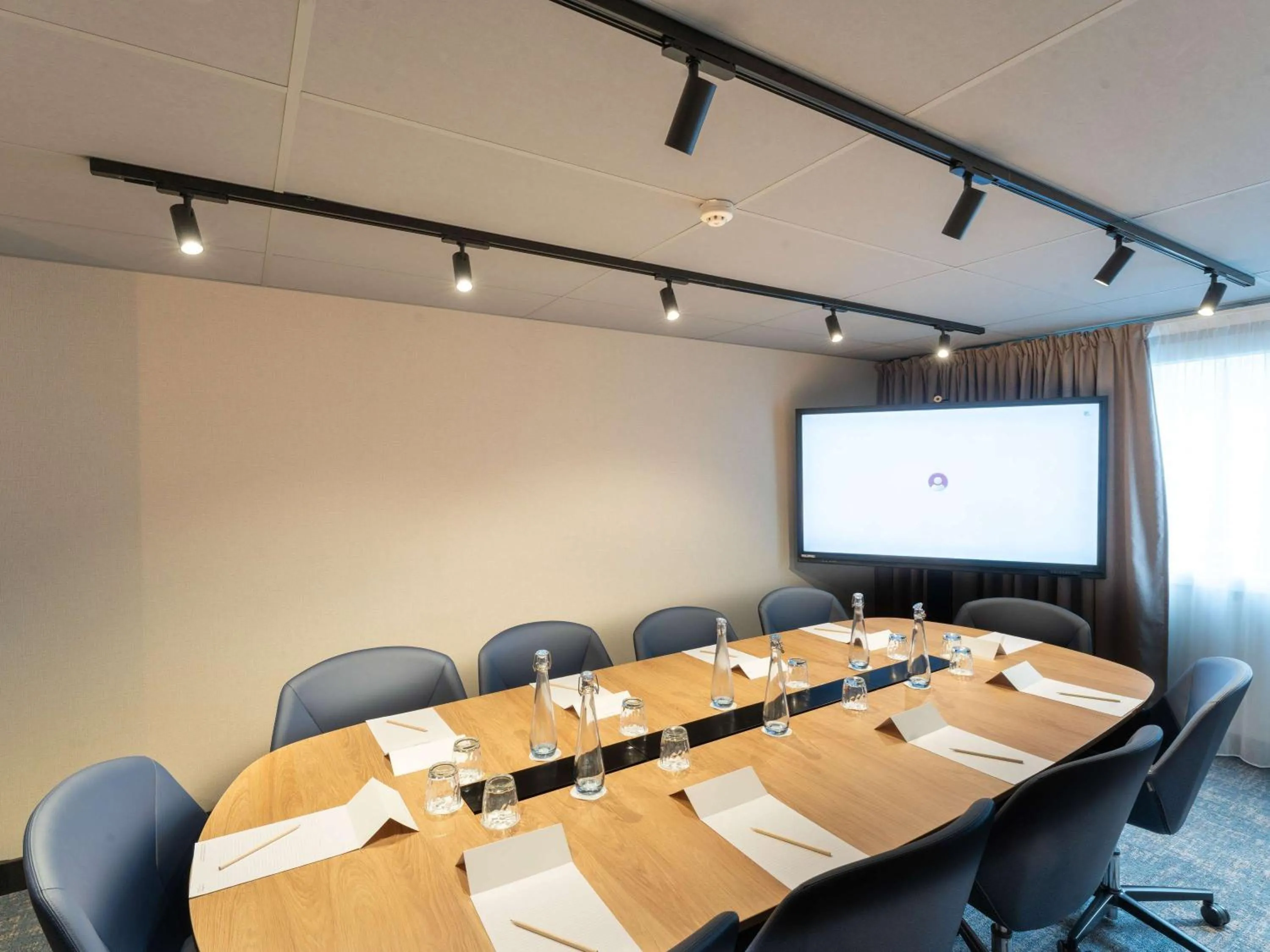 Meeting/conference room in Hotel Mercure Angers Lac De Maine