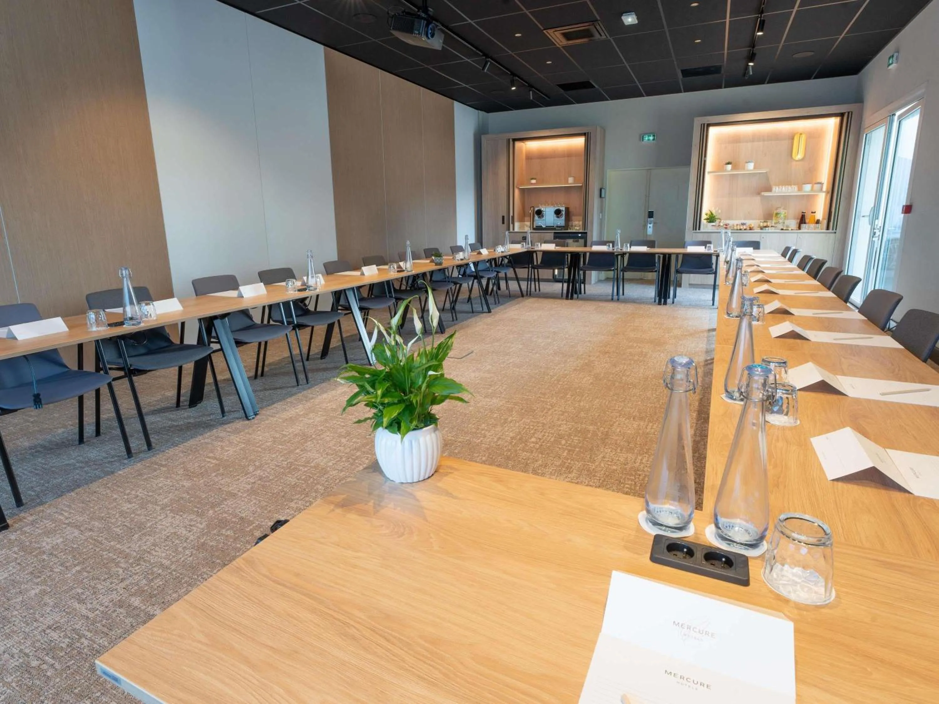 Meeting/conference room in Novotel Angers Lac de Maine