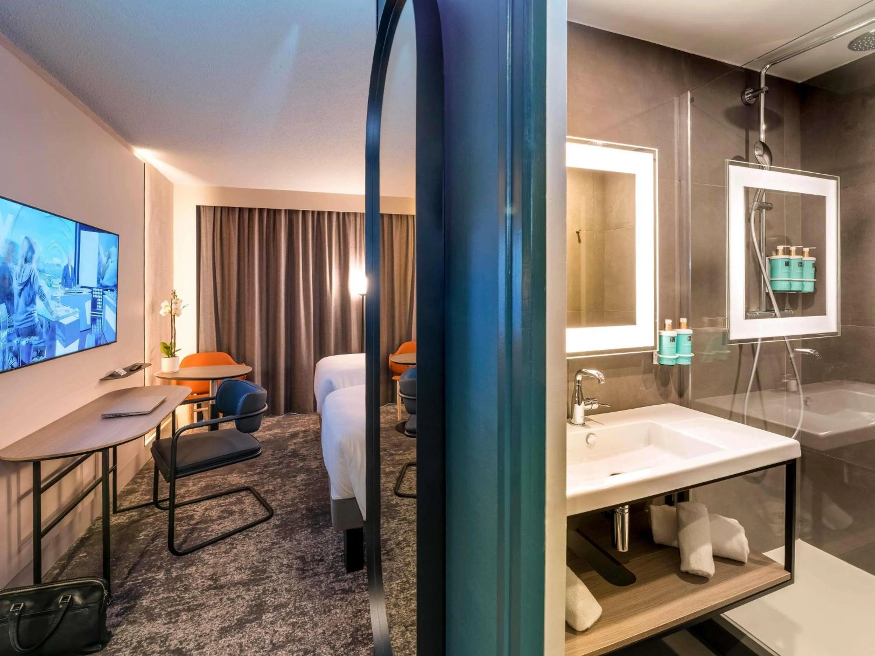 Bedroom in Novotel Angers Lac de Maine