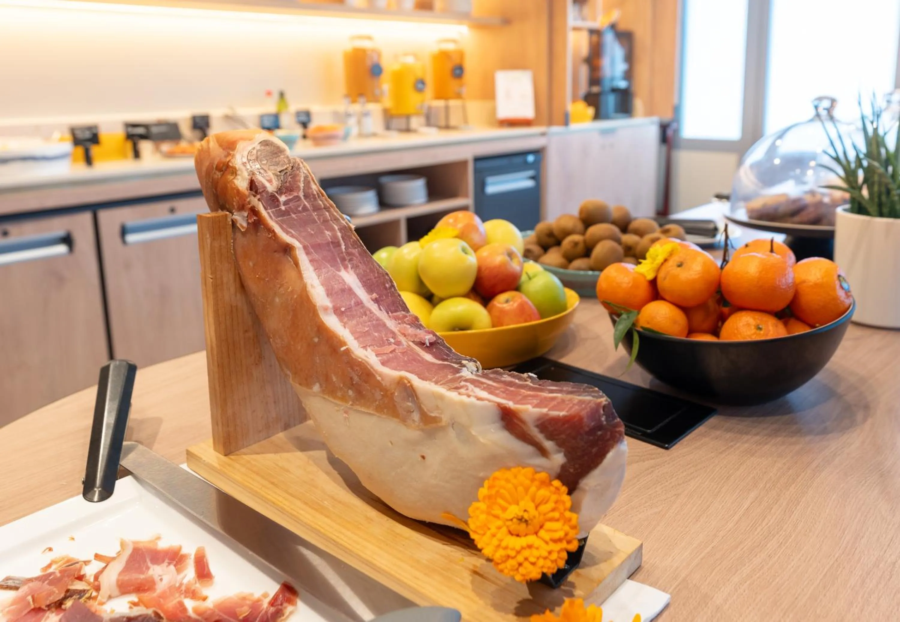 Breakfast in Hotel Mercure Angers Lac De Maine