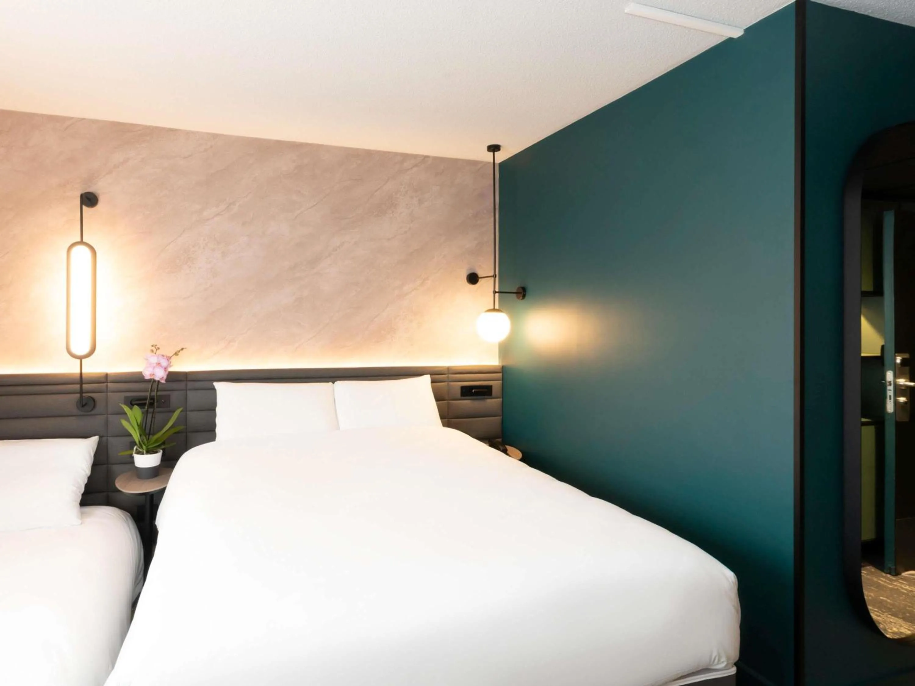 Bedroom, Bed in Novotel Angers Lac de Maine