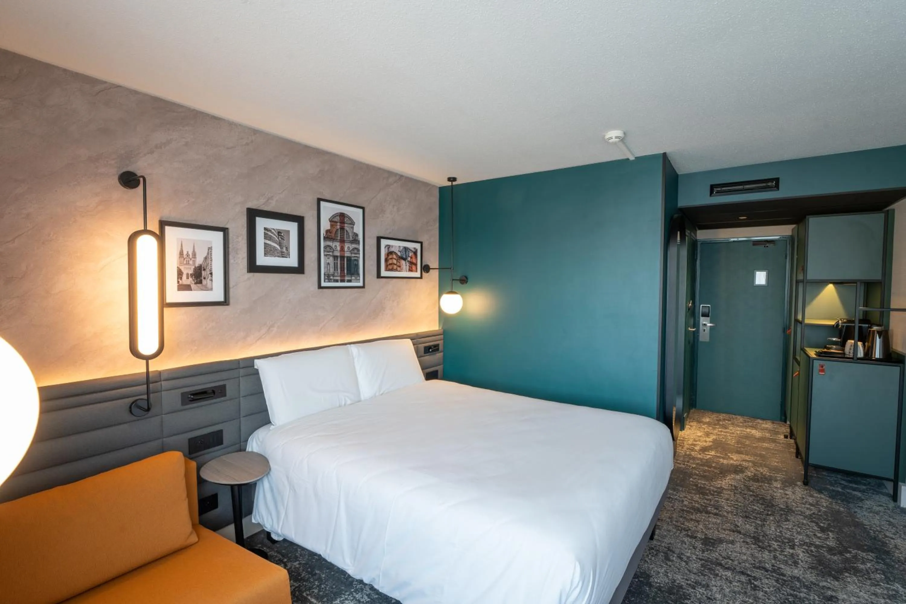 Bed in Hotel Mercure Angers Lac De Maine