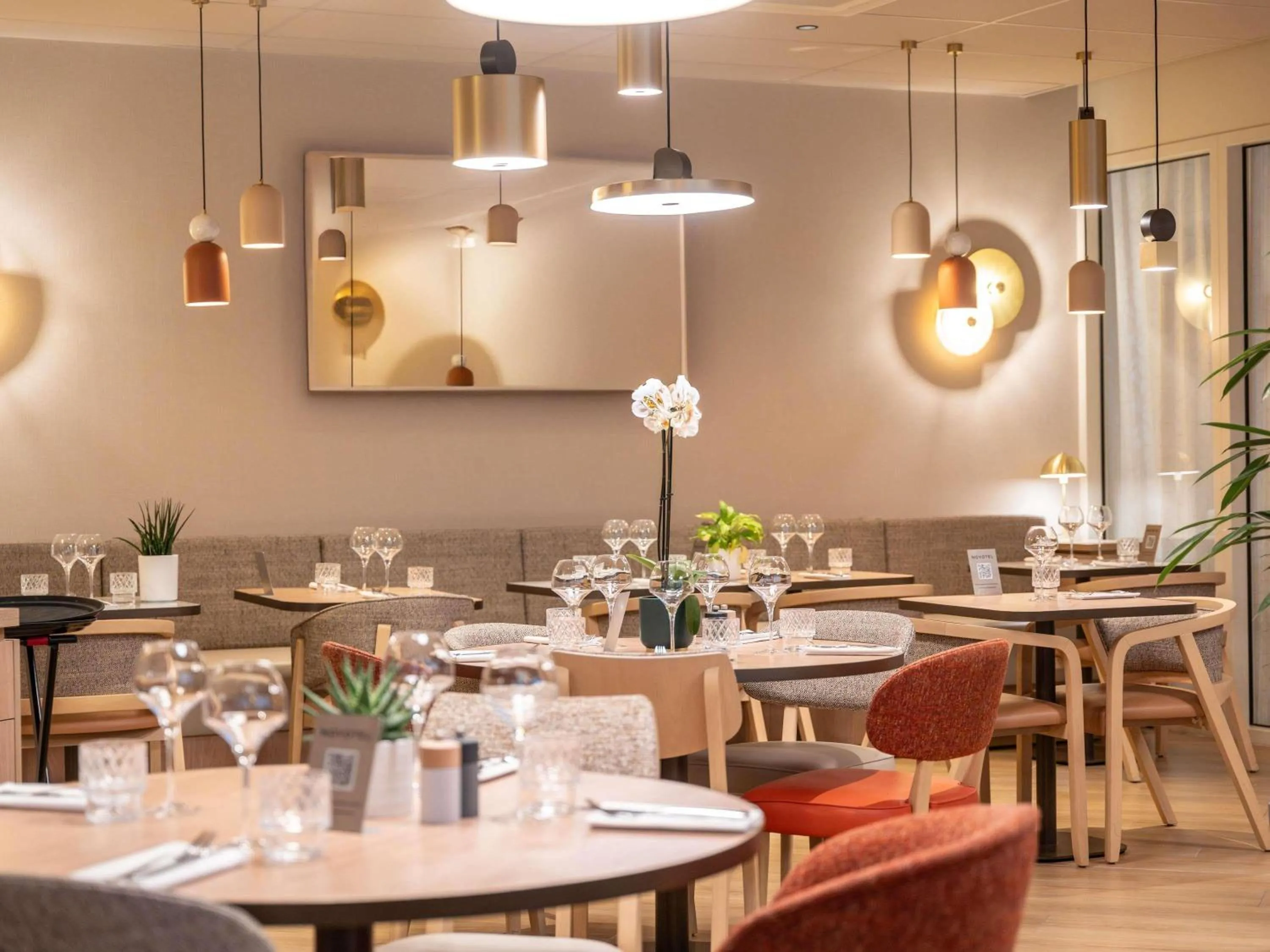 Restaurant/places to eat in Novotel Angers Lac de Maine