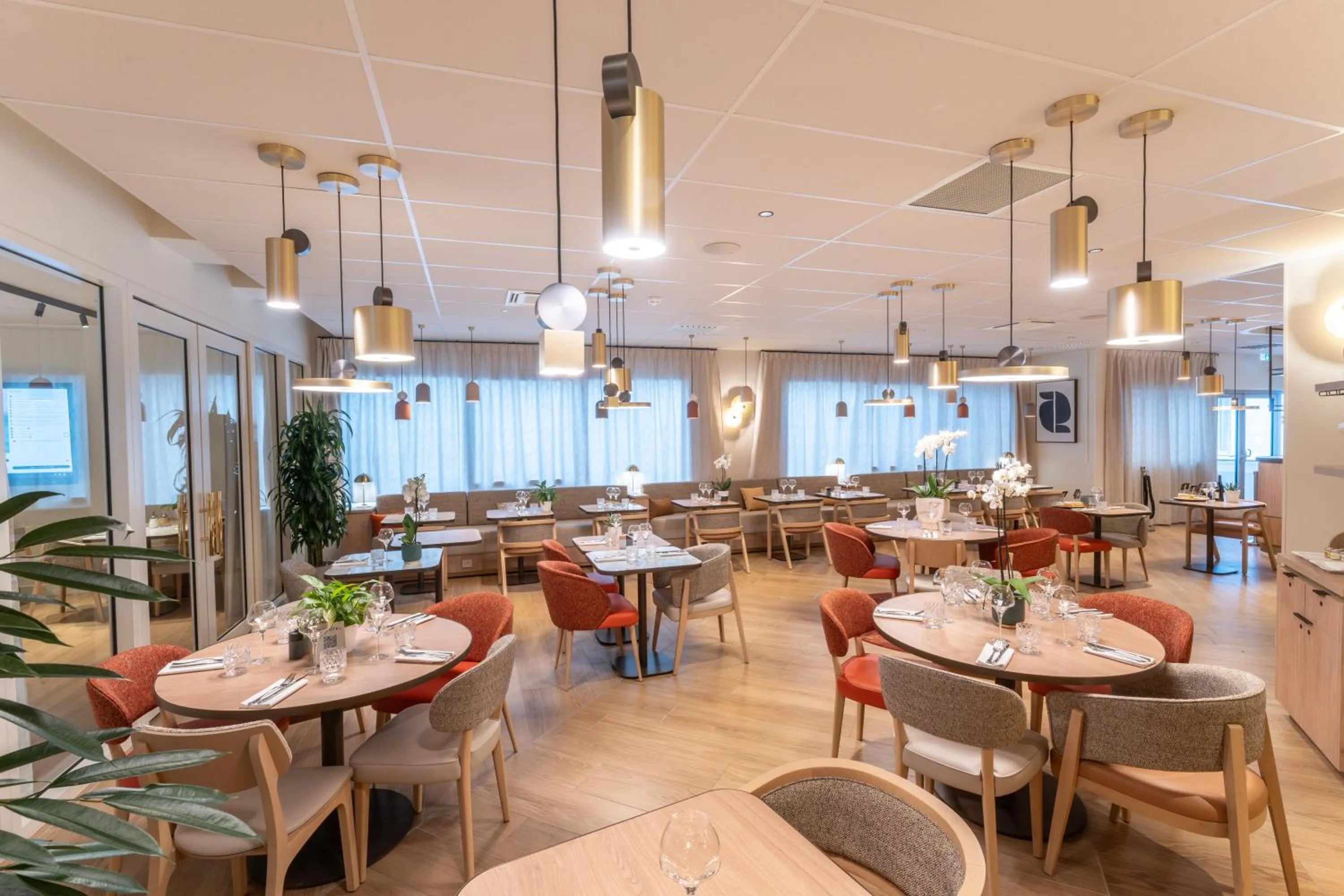 Restaurant/places to eat in Hotel Mercure Angers Lac De Maine