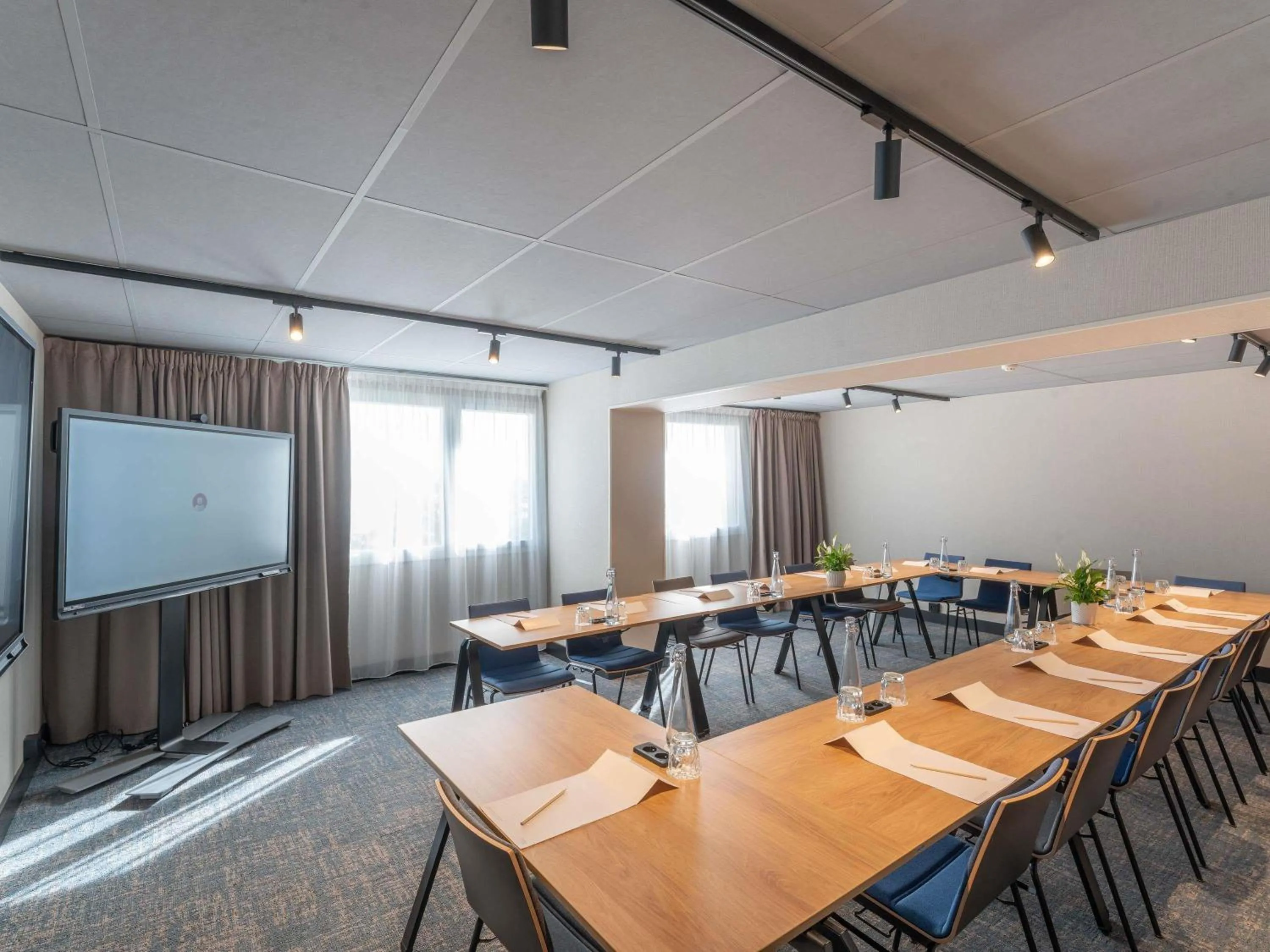 Meeting/conference room in Novotel Angers Lac de Maine