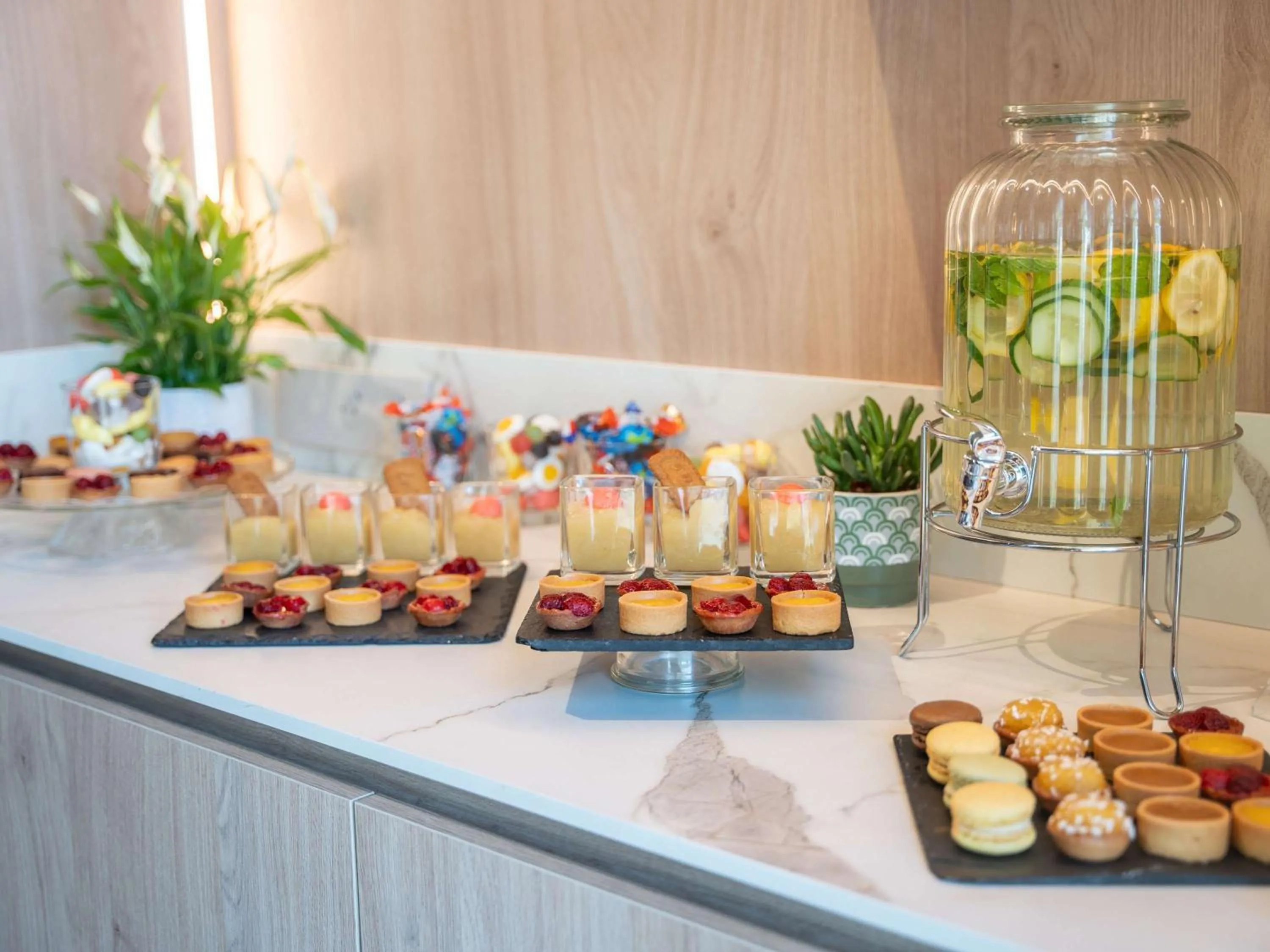Meeting/conference room in Hotel Mercure Angers Lac De Maine