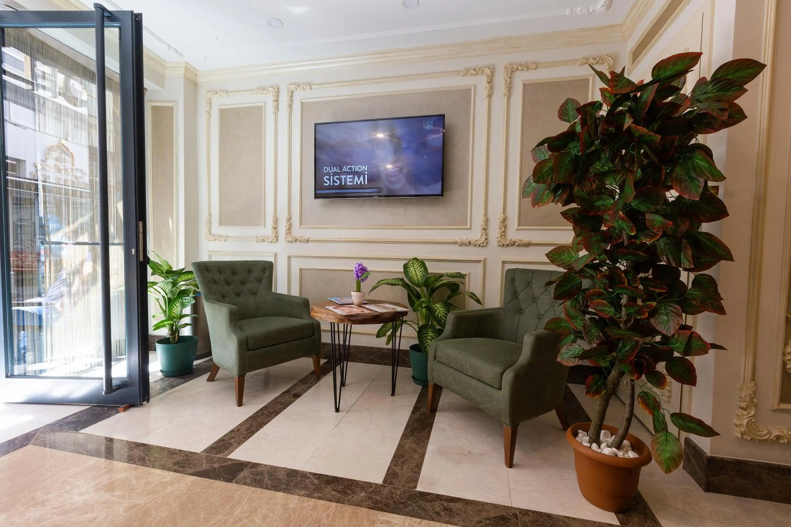 TV and multimedia in Villa Sweet Hotel