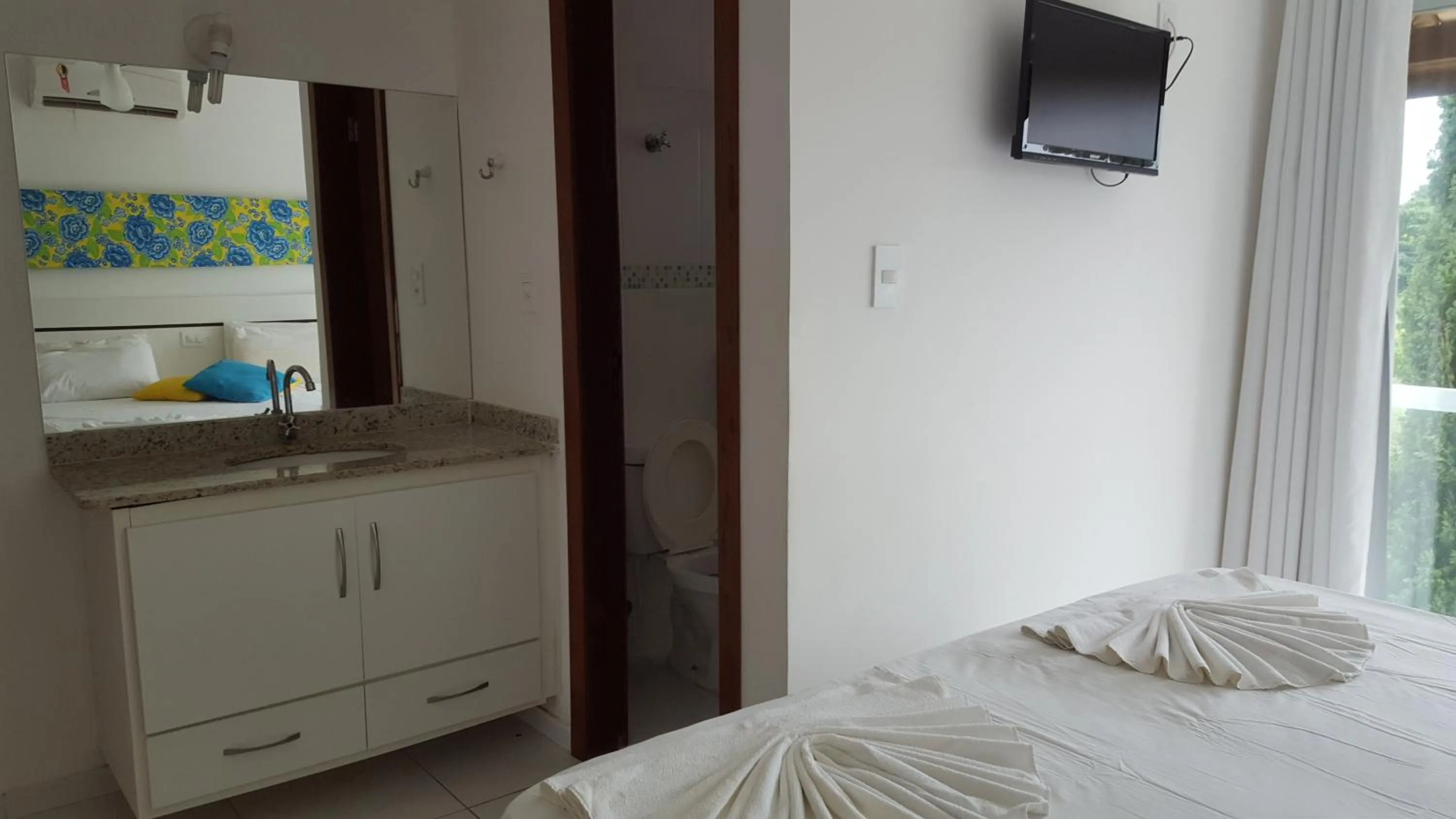 Bed in Condomínio Mar da Galiléia - Apto 27