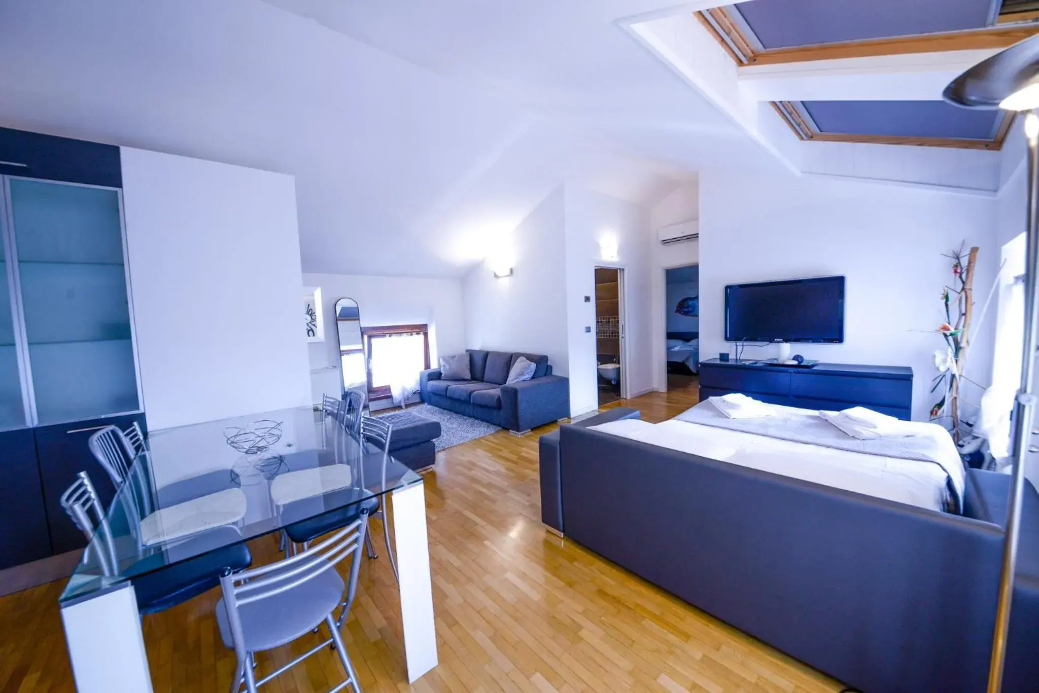 Two-Bedroom Apartment in 1Dest - King Of The Lake Two-Bedroom Apartment in 1Dest - King Of The Lake