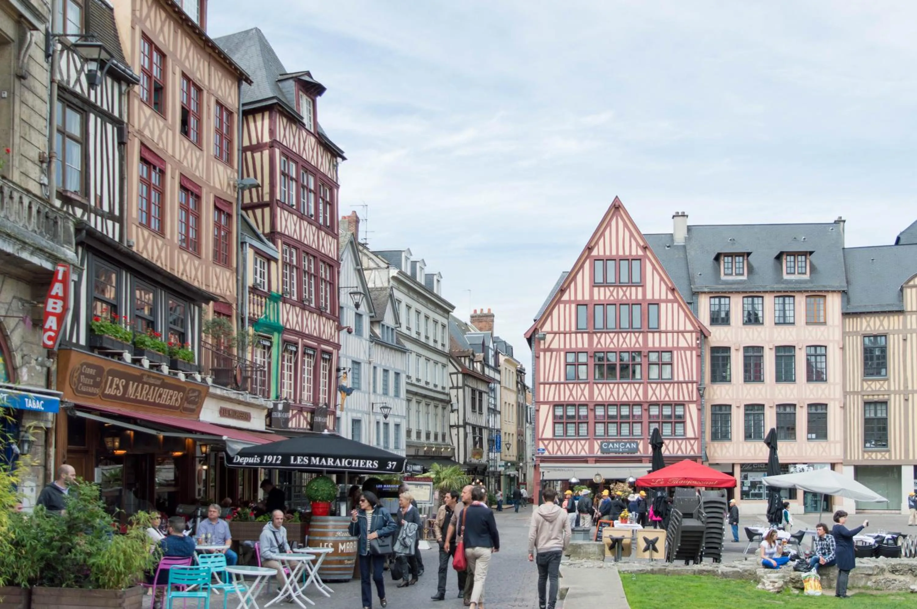 Nearby landmark in Hotel Dandy Rouen centre