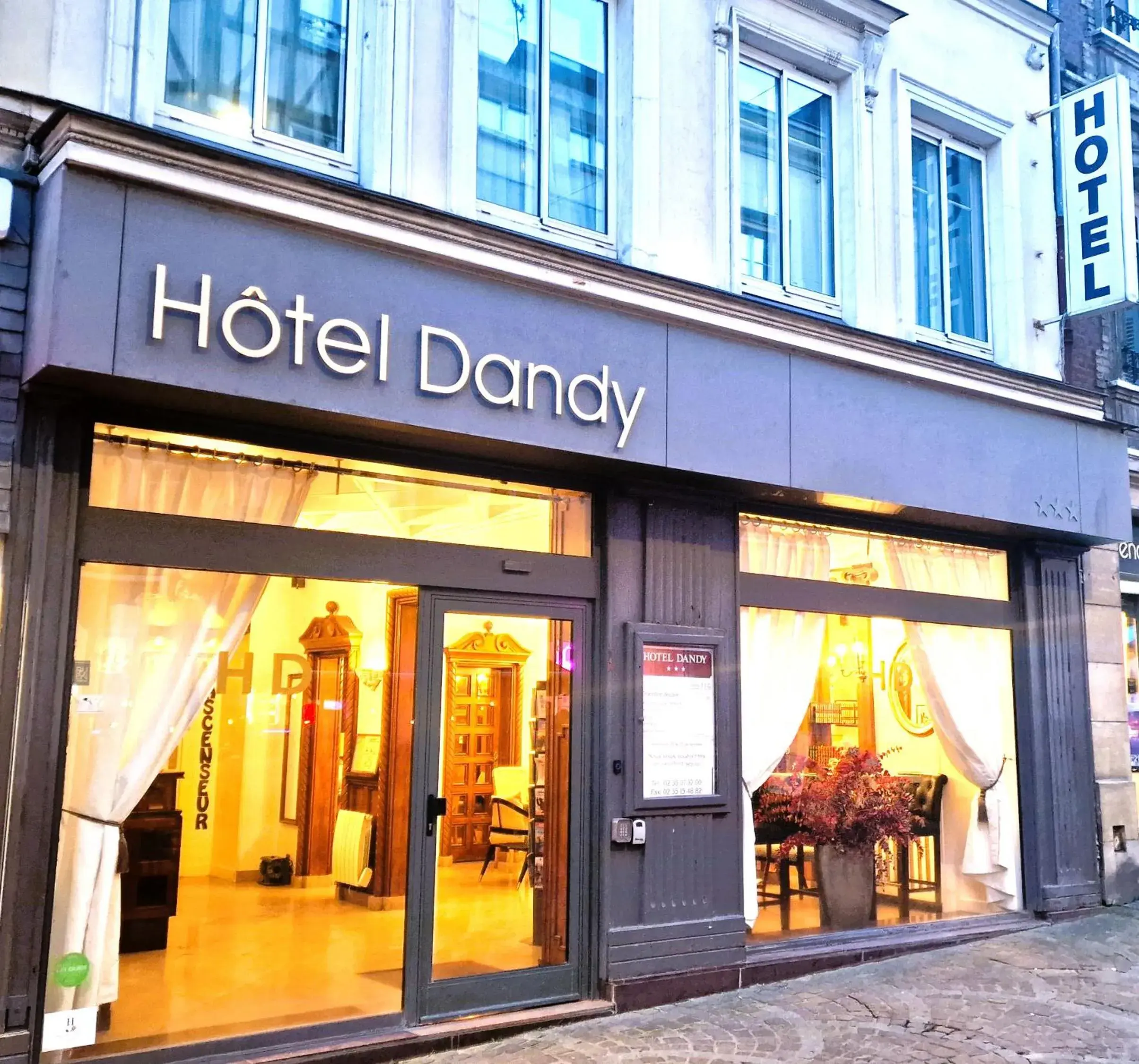 Property building in Hotel Dandy Rouen centre Property building in Hotel Dandy Rouen centre