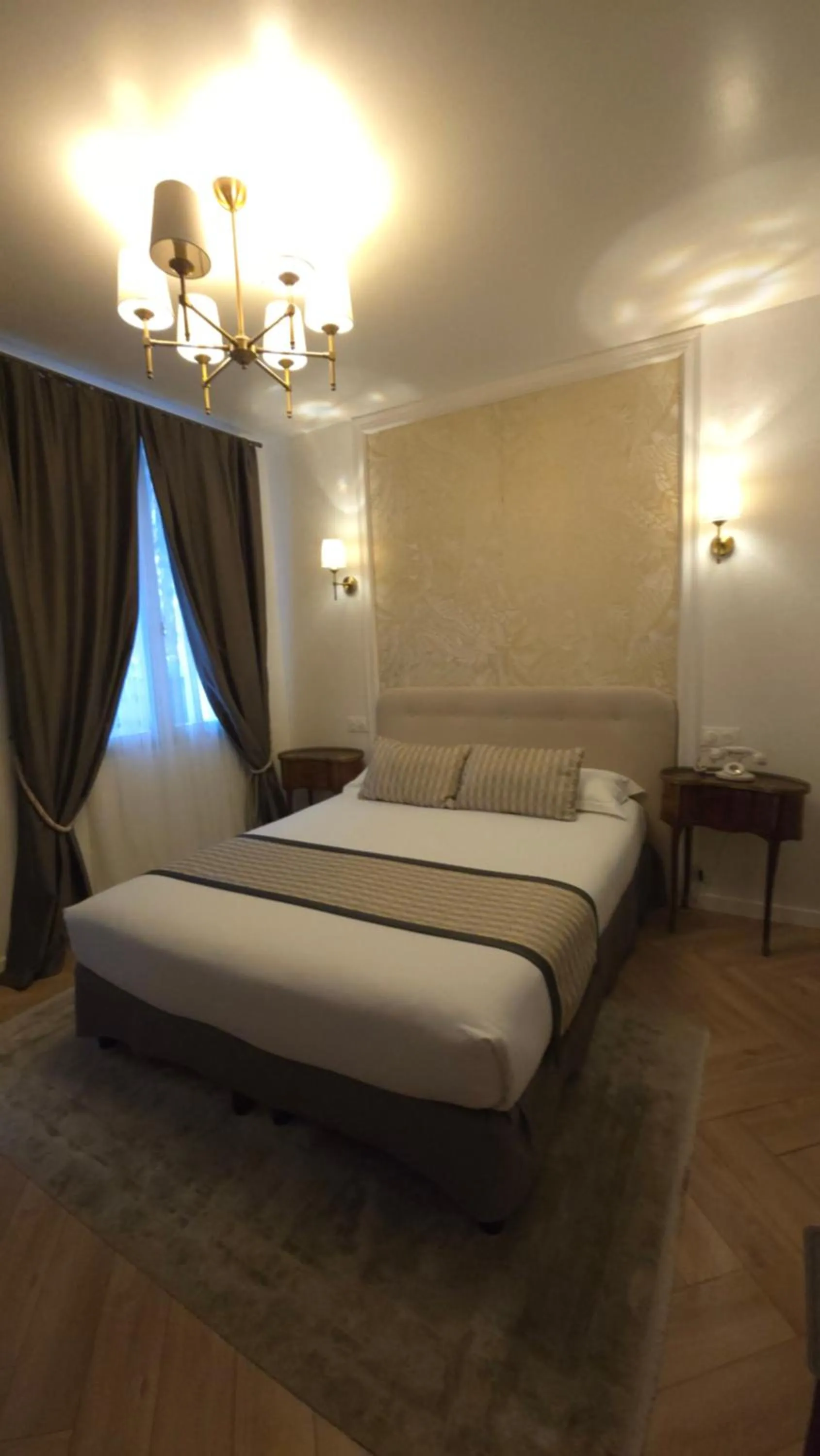 Bedroom, Bed in Hotel Dandy Rouen centre