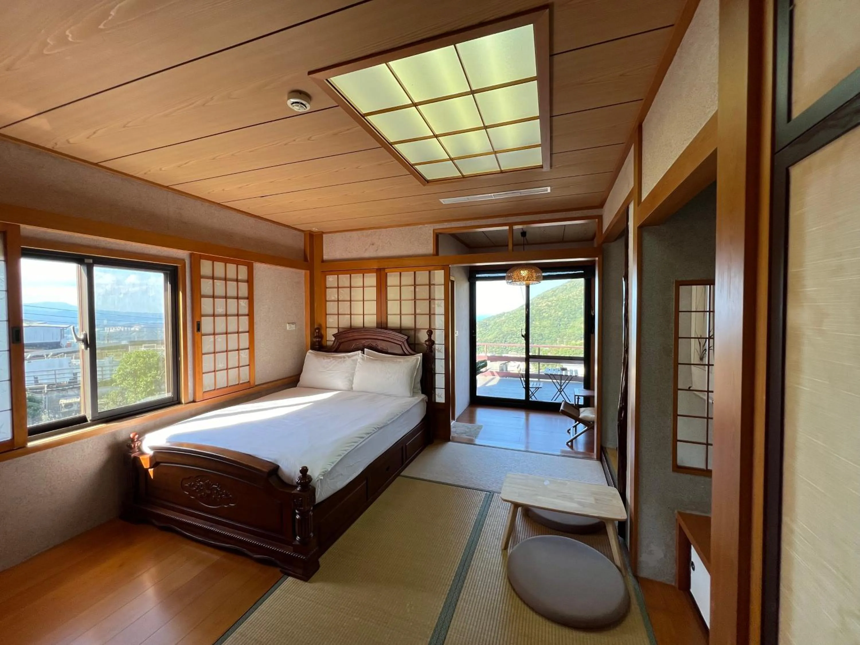 Sea View Quad Room With Bathtub in Twilight House