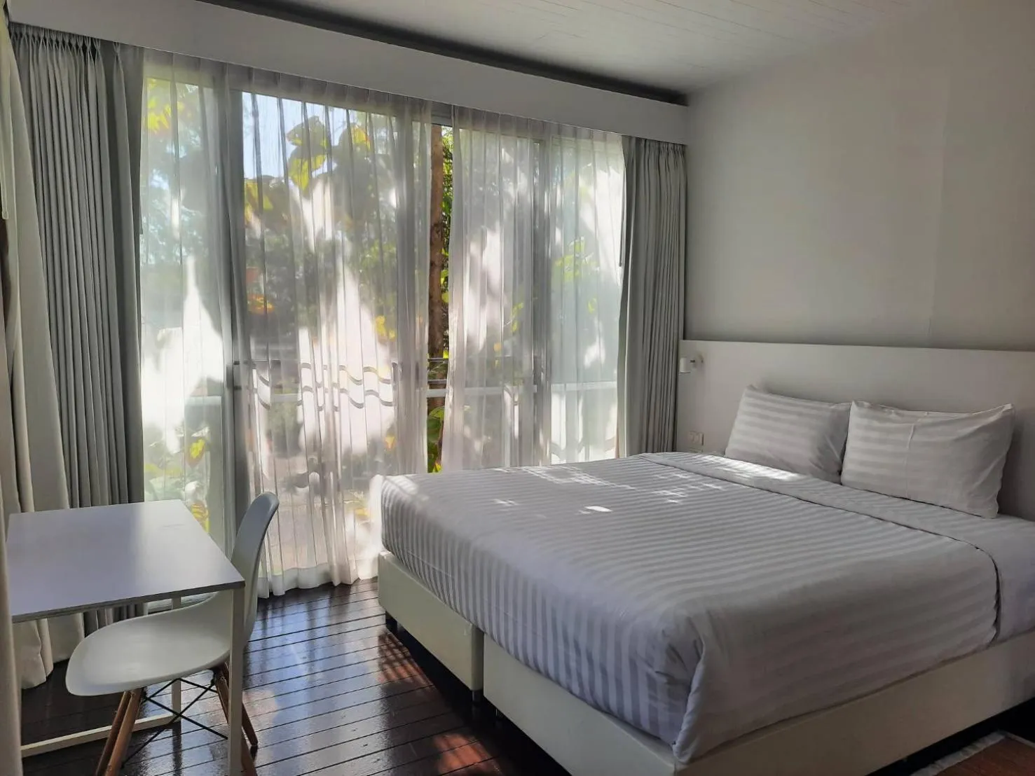 Bedroom, Bed in Cochet