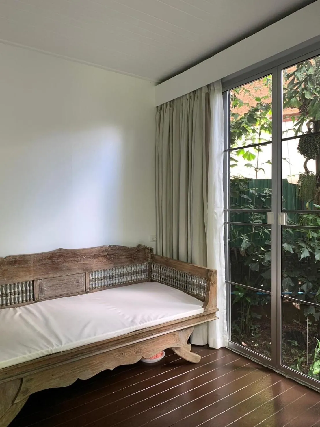 Bedroom, Bed in Cochet