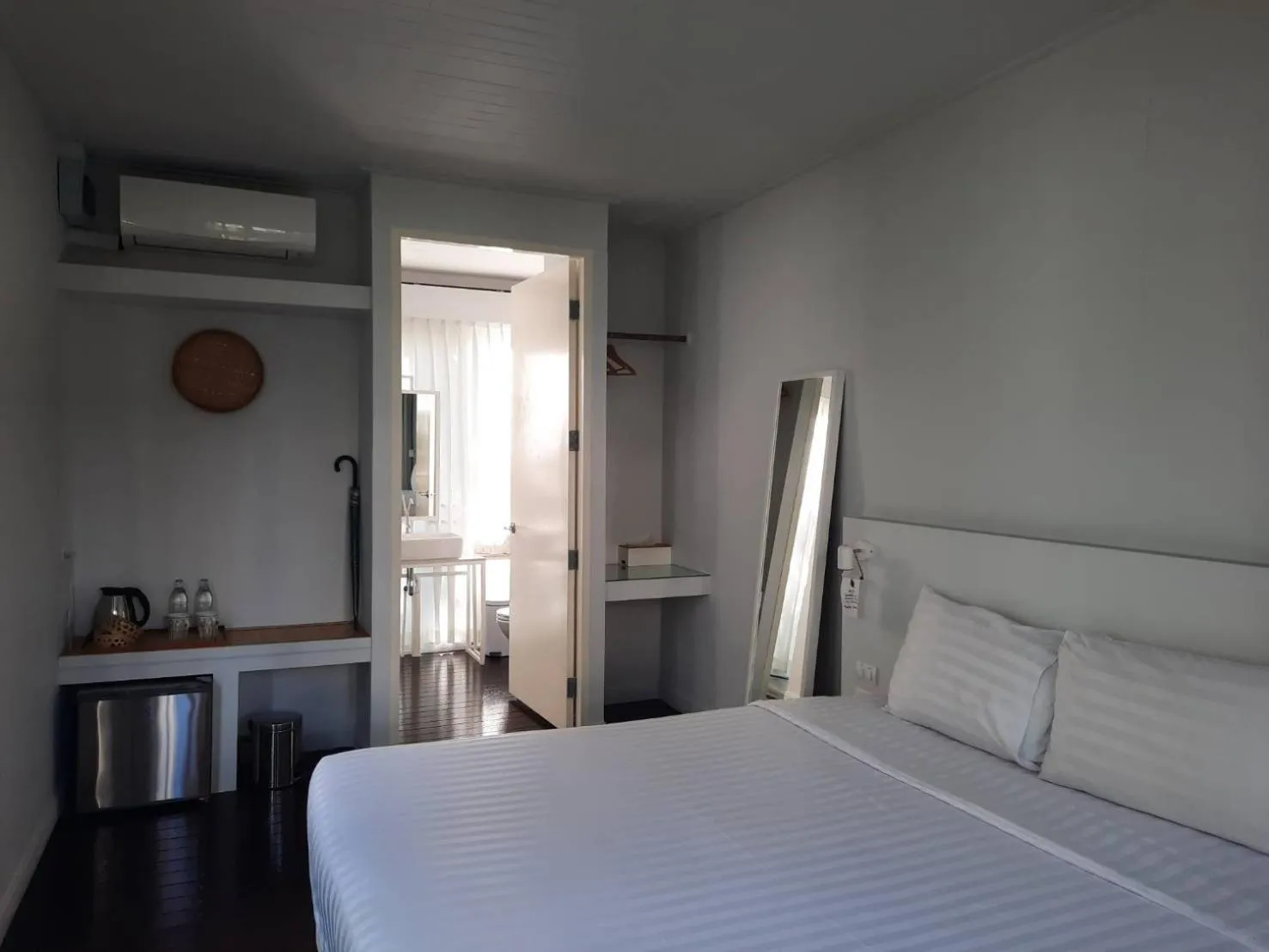 Bedroom, Bed in Cochet