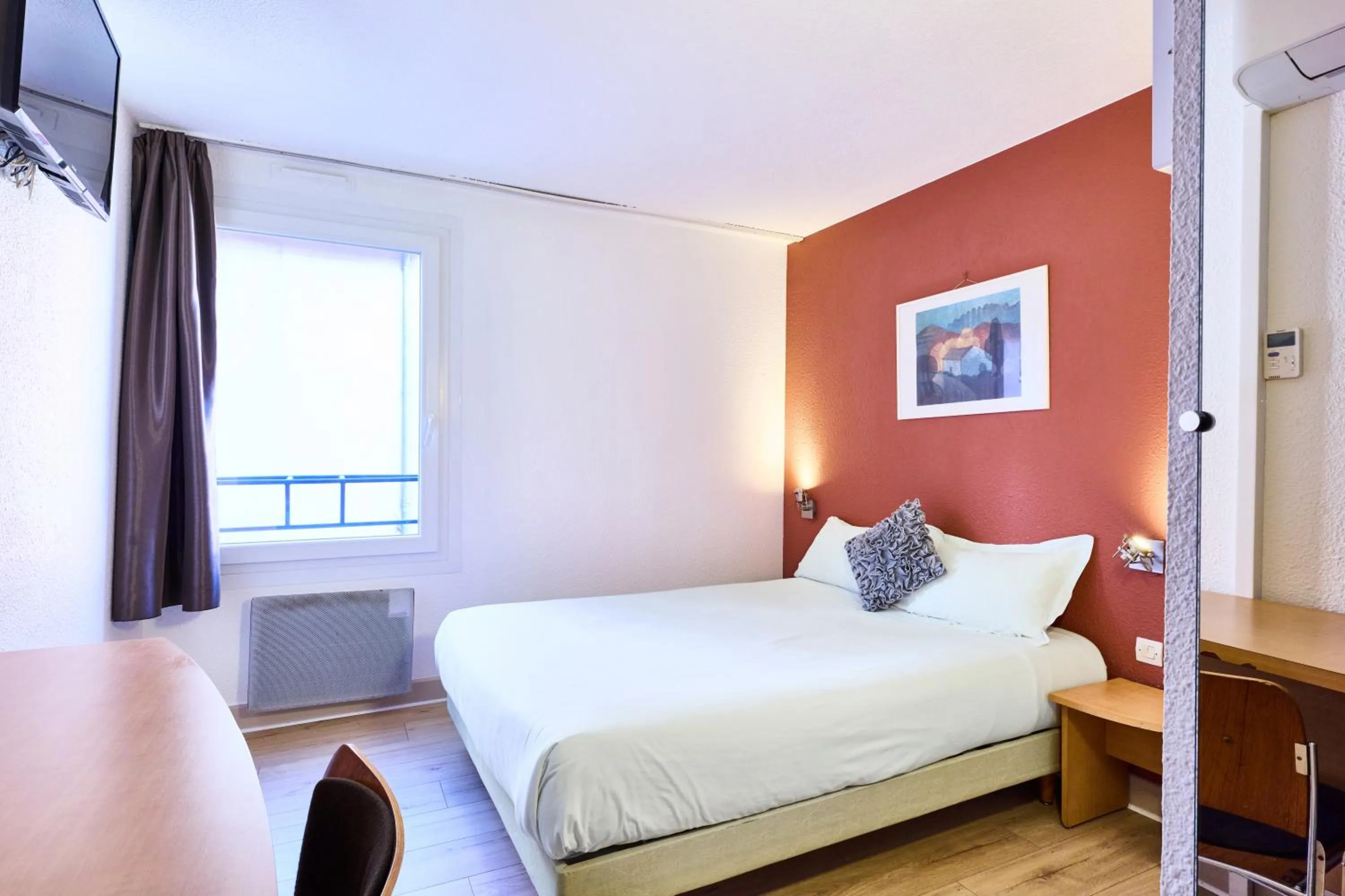 Bed in Hotel Primo Colmar Centre