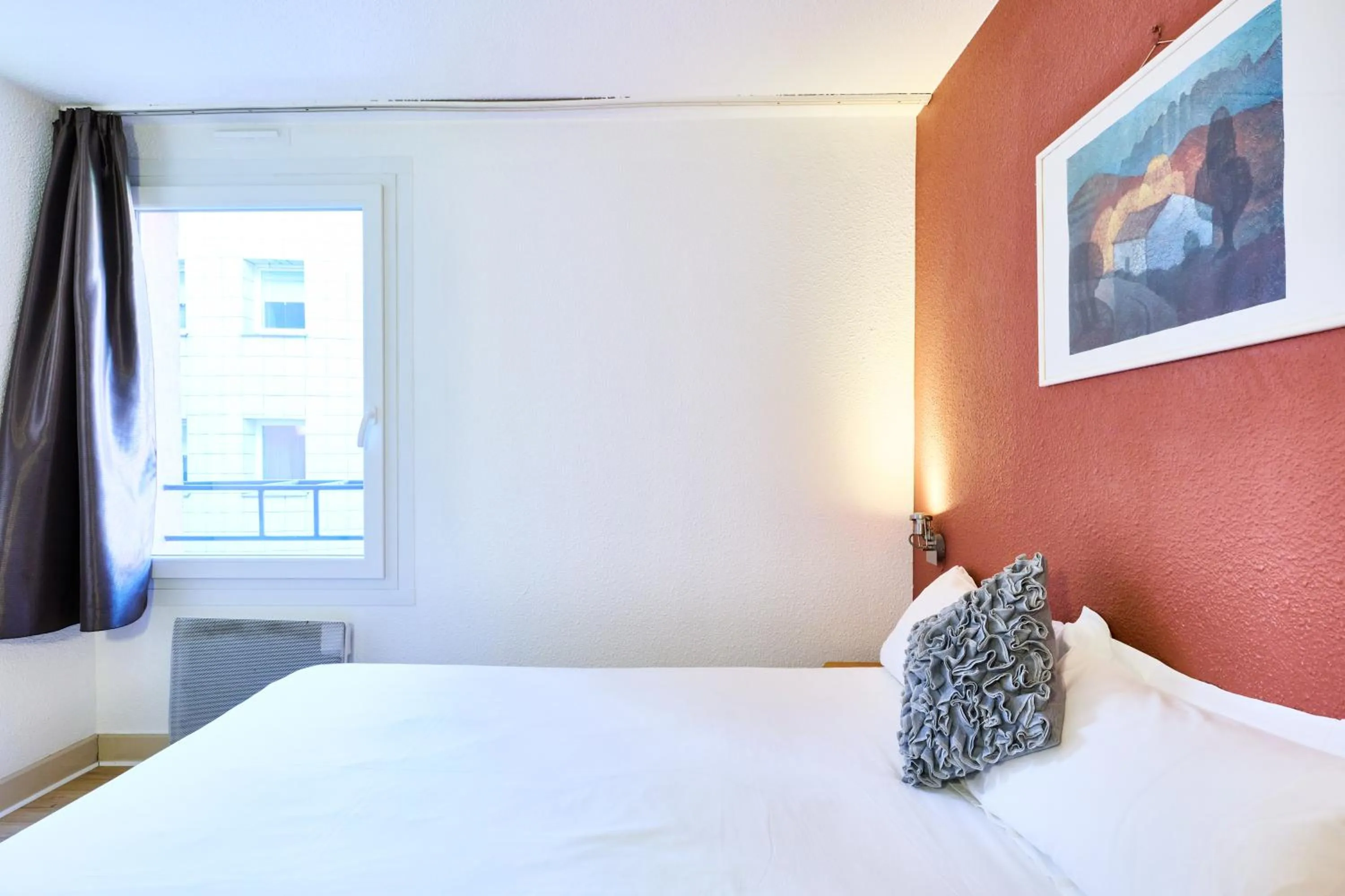 Bed in Hotel Primo Colmar Centre