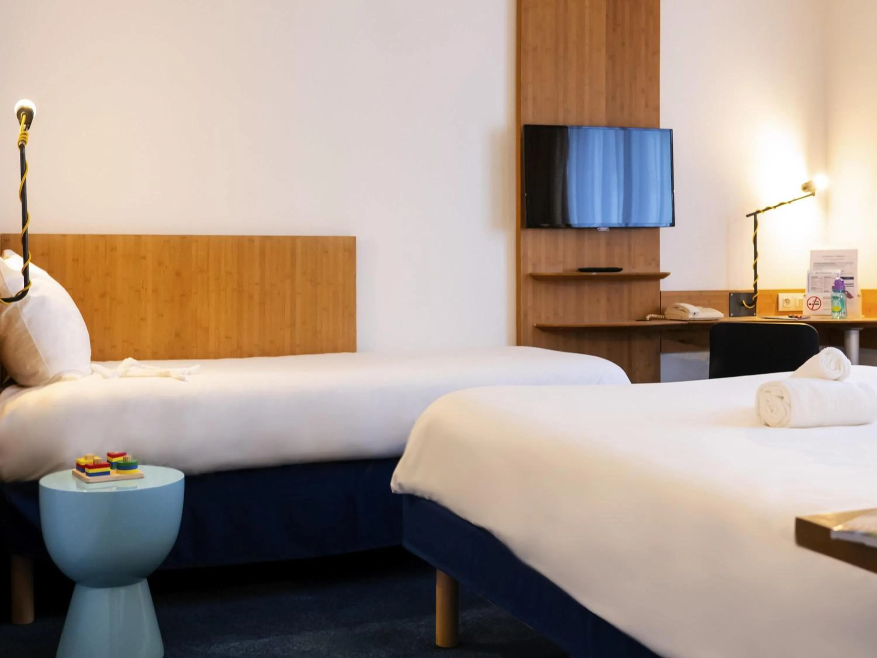 Bedroom, Bed in ibis Styles Nancy Centre Gare