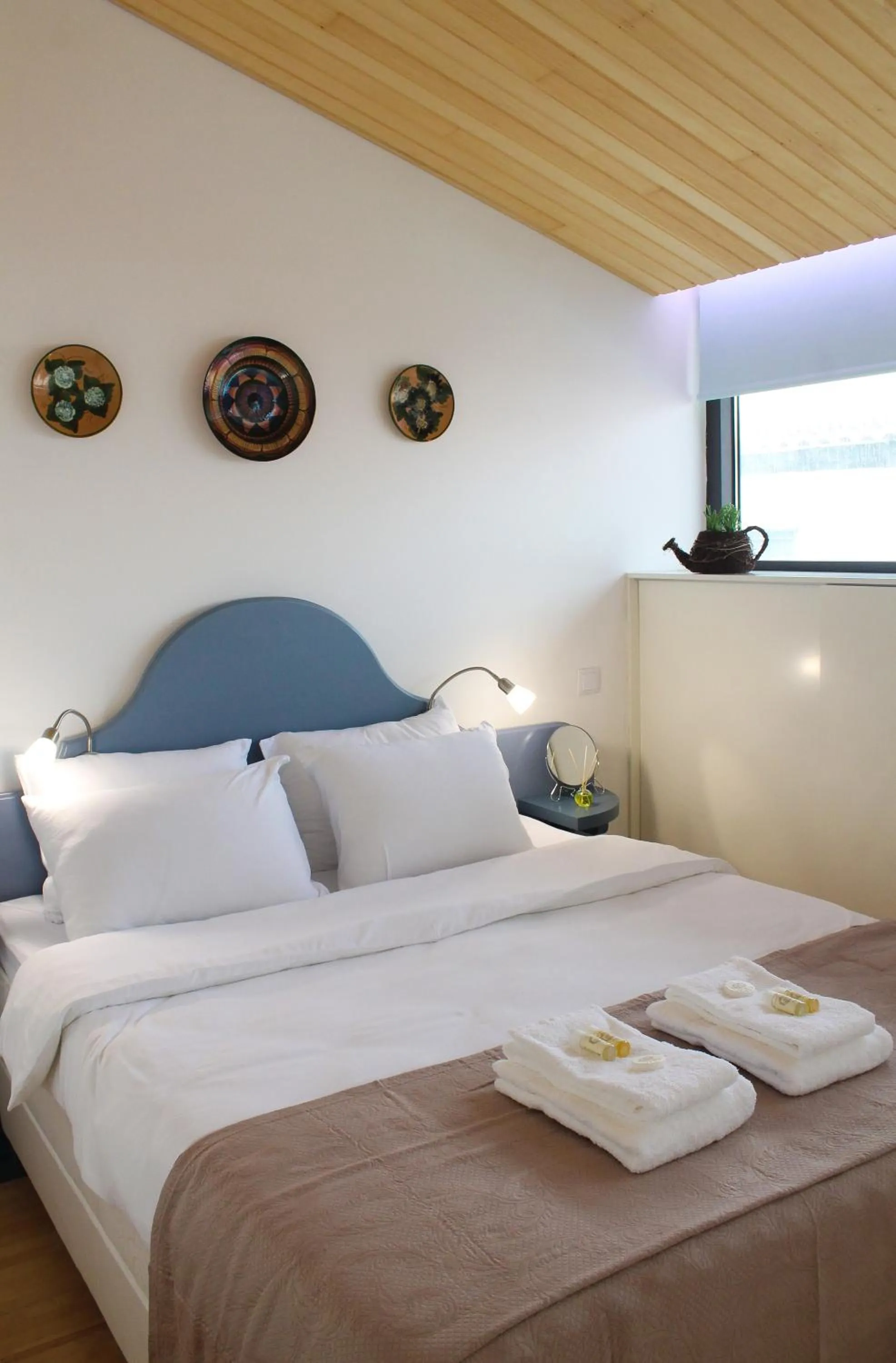 Bed in Marketplace Apartment 2